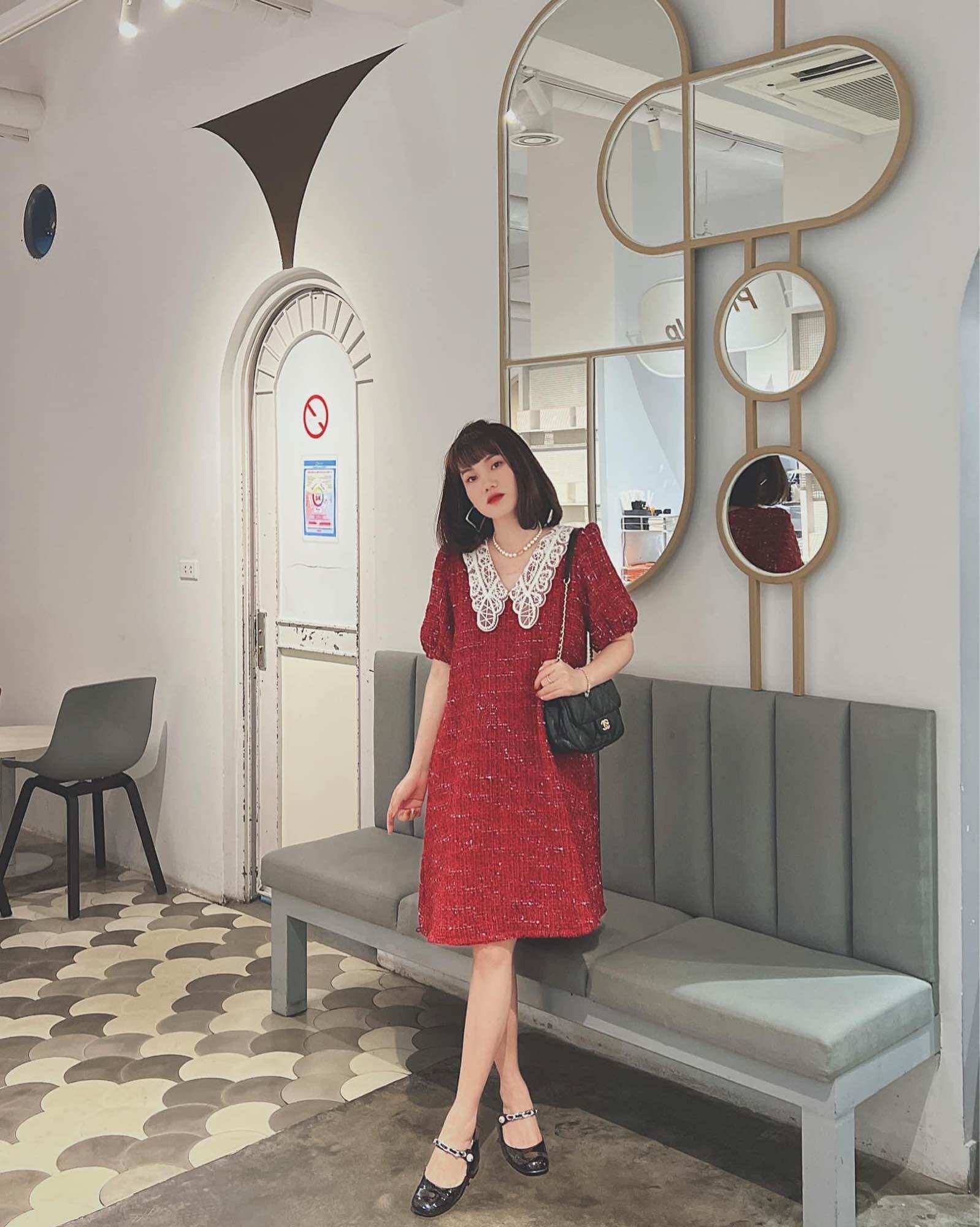 Váy dạ tweed đỏ cổ ren