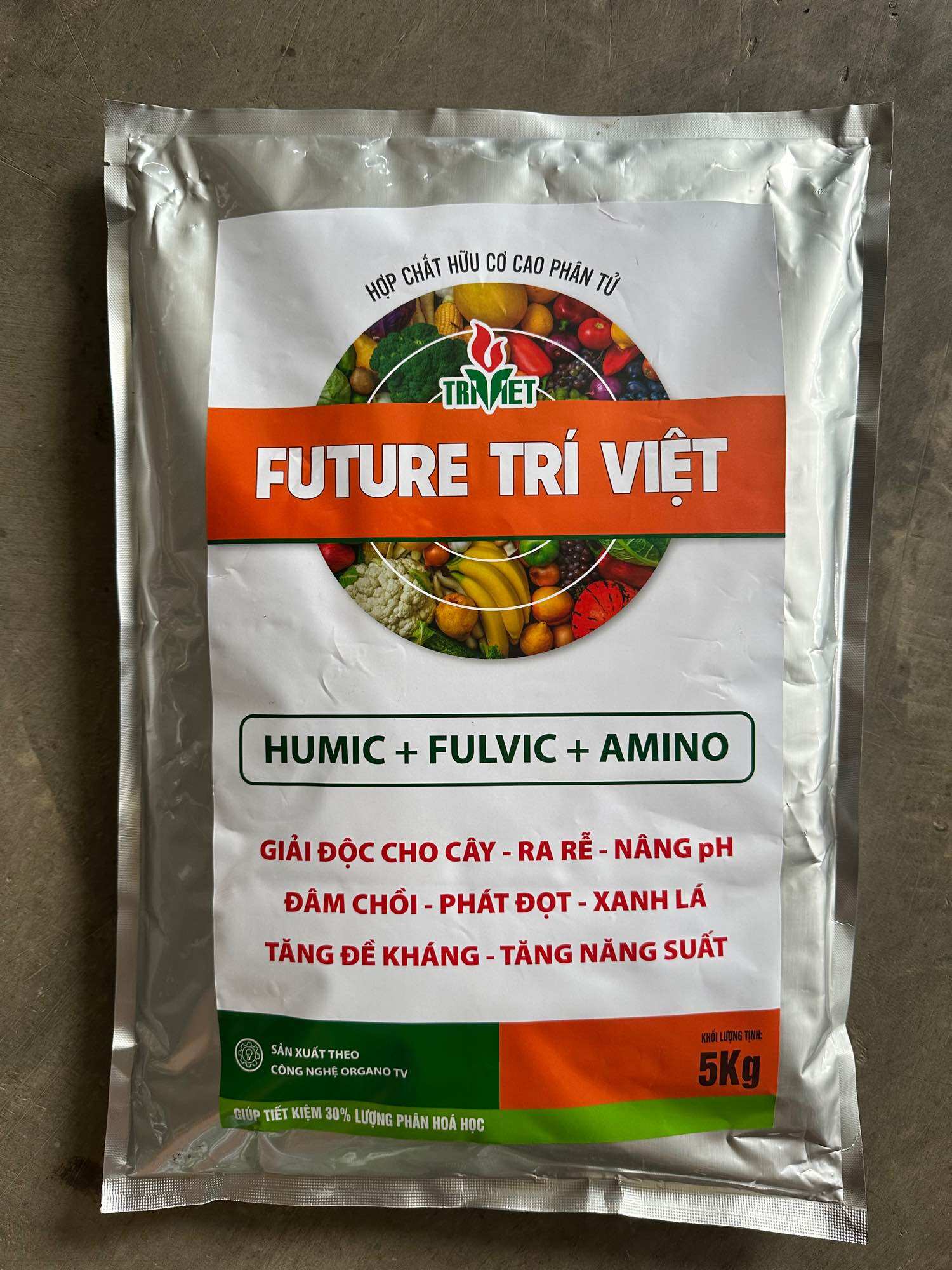 Phân HUMIC FULVIC AMINO đậm đặc siêu ra rễ cực mạnh, lá to xanh dày bóng mướt, phát đọt bật chồi nhanh, giải độc đất, tăng độ pH đất, giảm nhiễm phèn mặn, cải tạo đất tơi xốp, phục hồi cây sau thu hoạch, tăng lực cho cây suy yếu