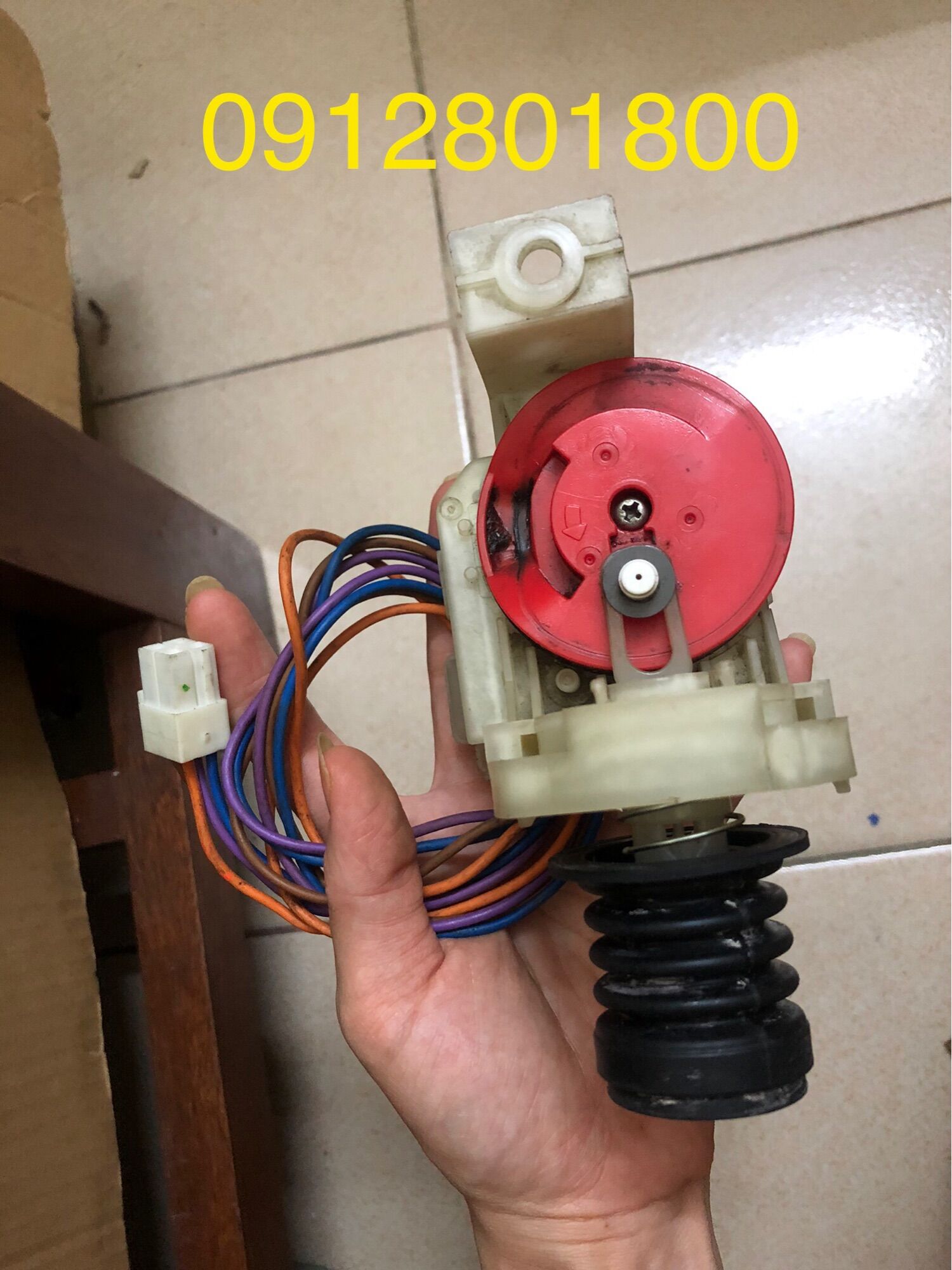 Van xả giặt Hitachi cửa trên lồng đứng, van kéo xả nước ra hàng tháo máy