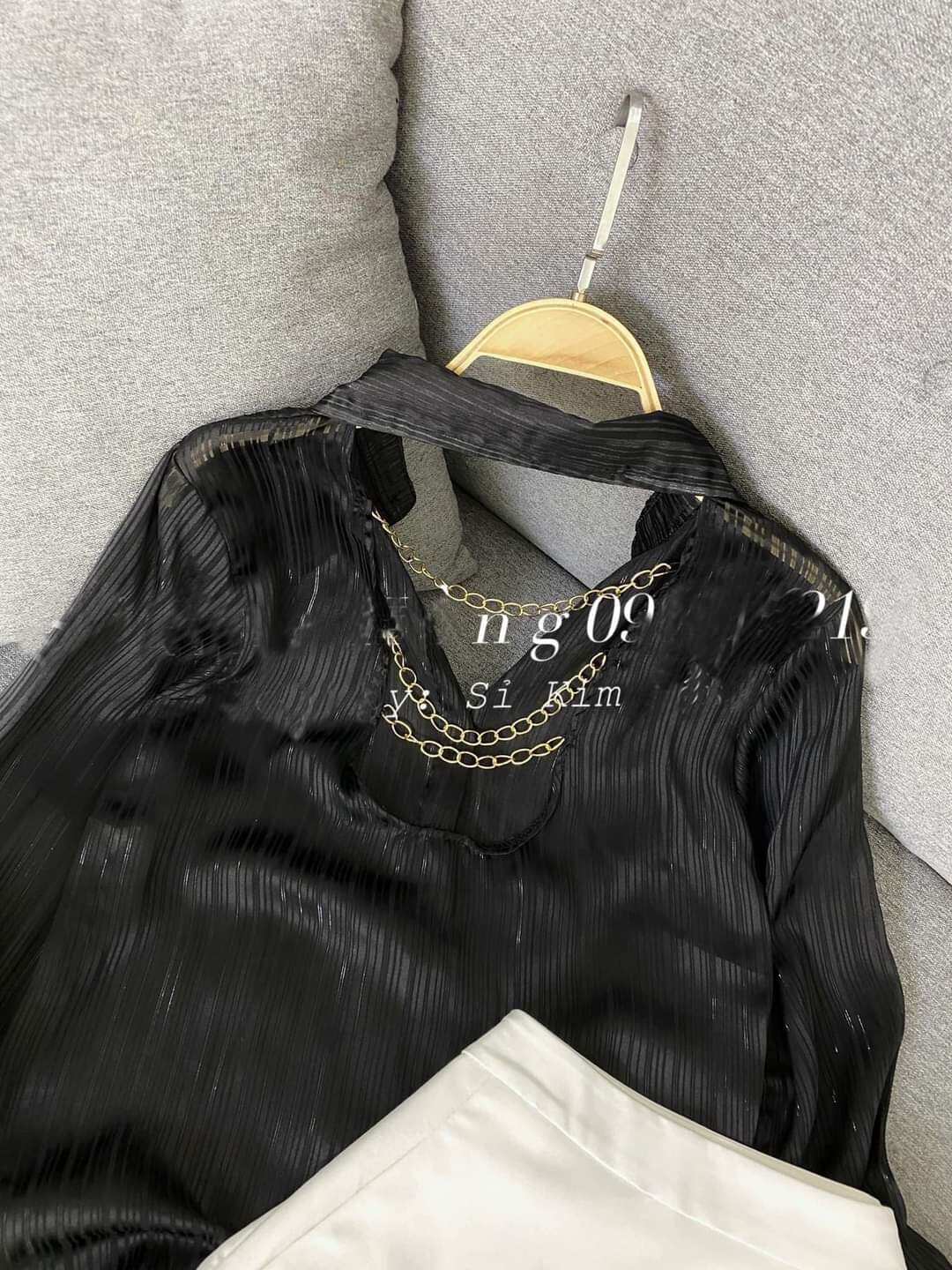sơ mi dây xích hở lưng sexy