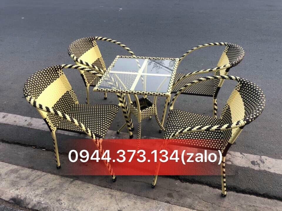 Bộ bàn ghế sắt sân vườn giá rẻ .