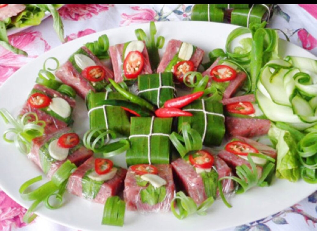 30 chiếc nem chua đặc sản bình định