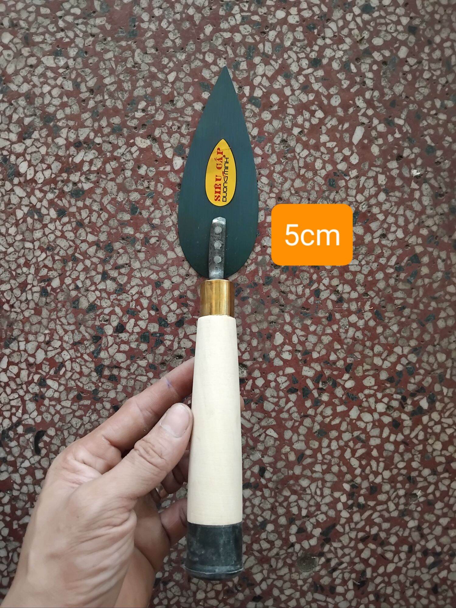 1 cái bay  được hoàn thiện tỉ mỉ