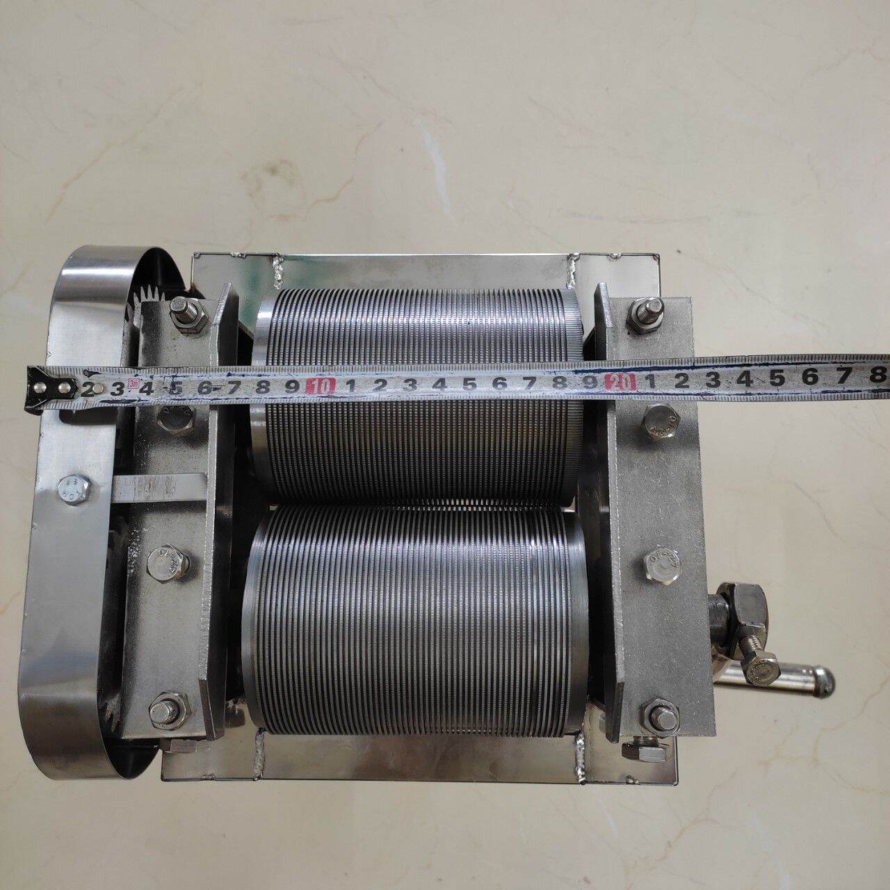 MÁY THÁI BÌ HEO BÌ LỢN INOX QUAY TAY