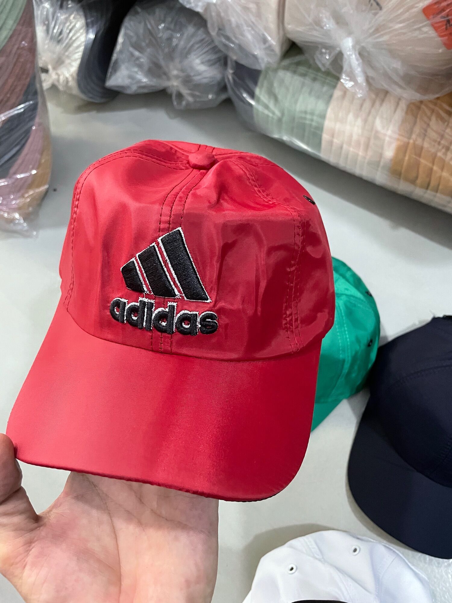 Mũ lưỡi trai chất liệu Dù thêu AdidasSs