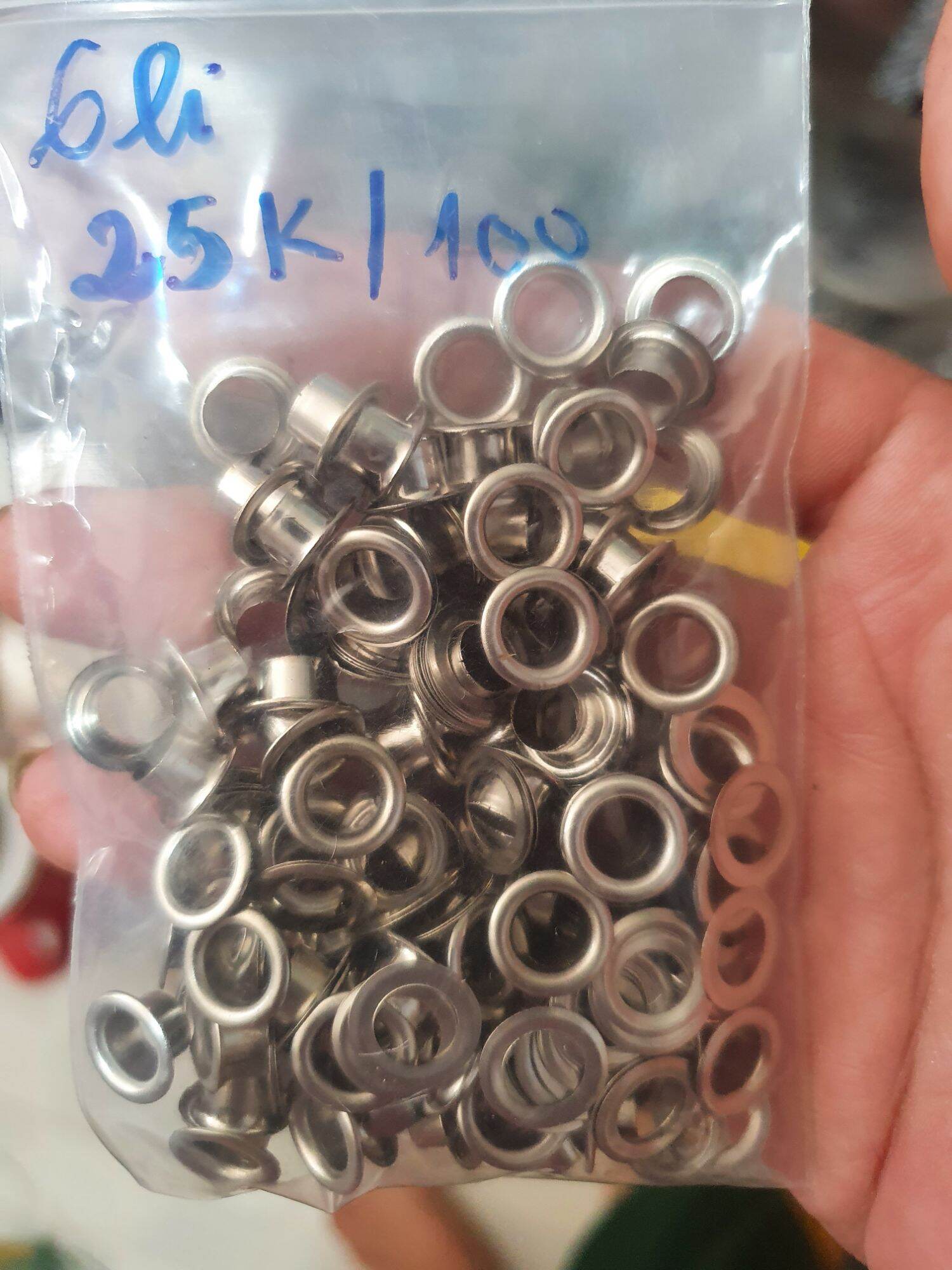 BỘ ĐÓNG KHOEN MẮT CÁO (và 100 khoen có long đền)