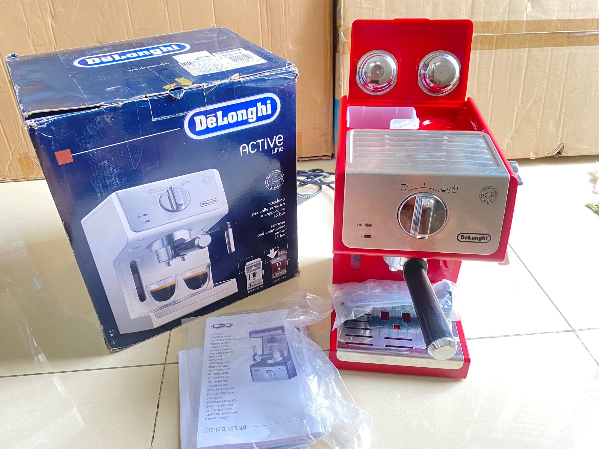 Máy Pha Cà Phê Delonghi ECP33.21.BK (2 màu: ĐỎ VÀ ĐEN)