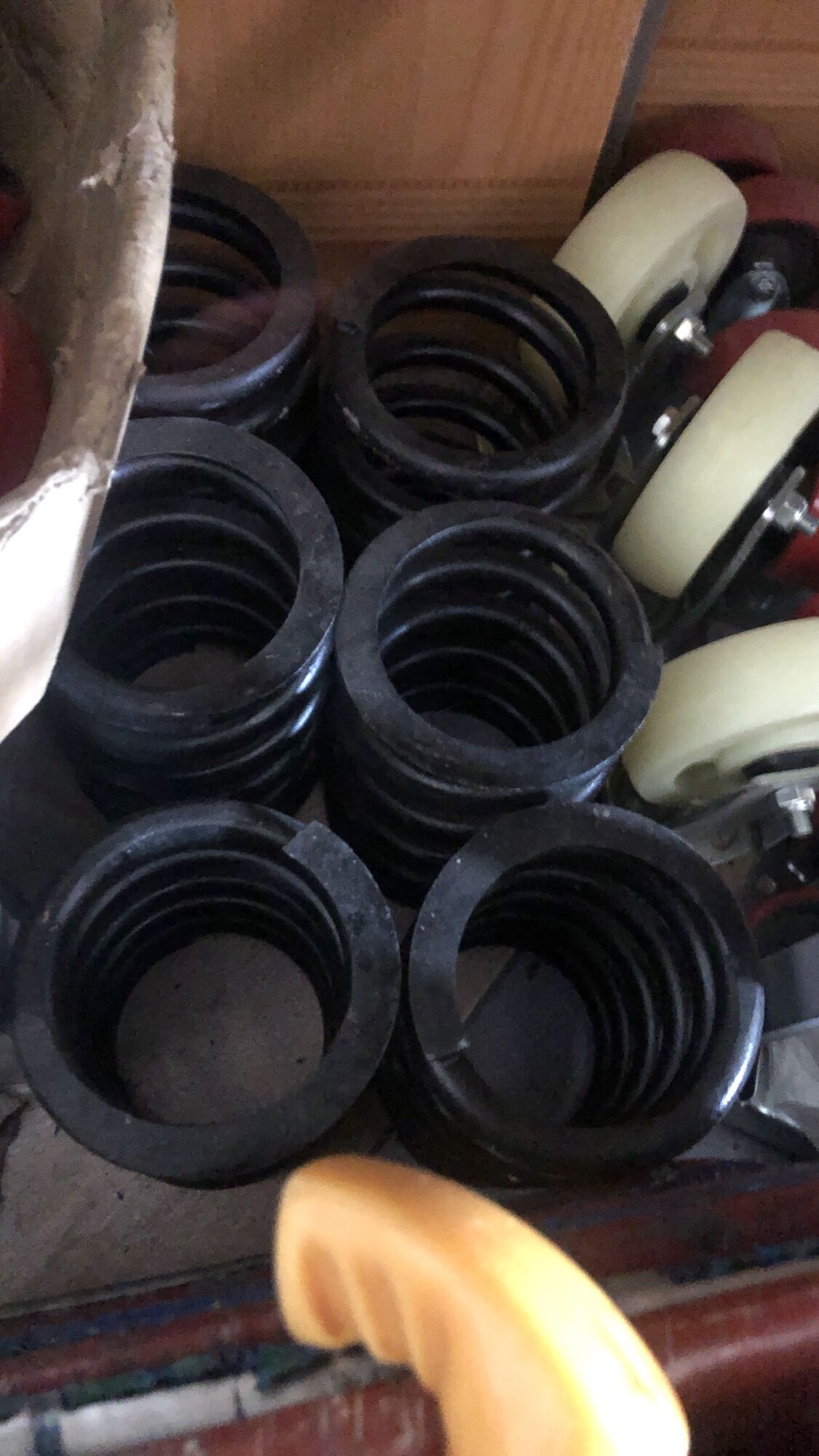 Lò xo nén phi 80(sợi 10mm dài 250mm.Nhận làm theo yêu cầu,200mm chất liệu thép chịu lực )❌❌❌