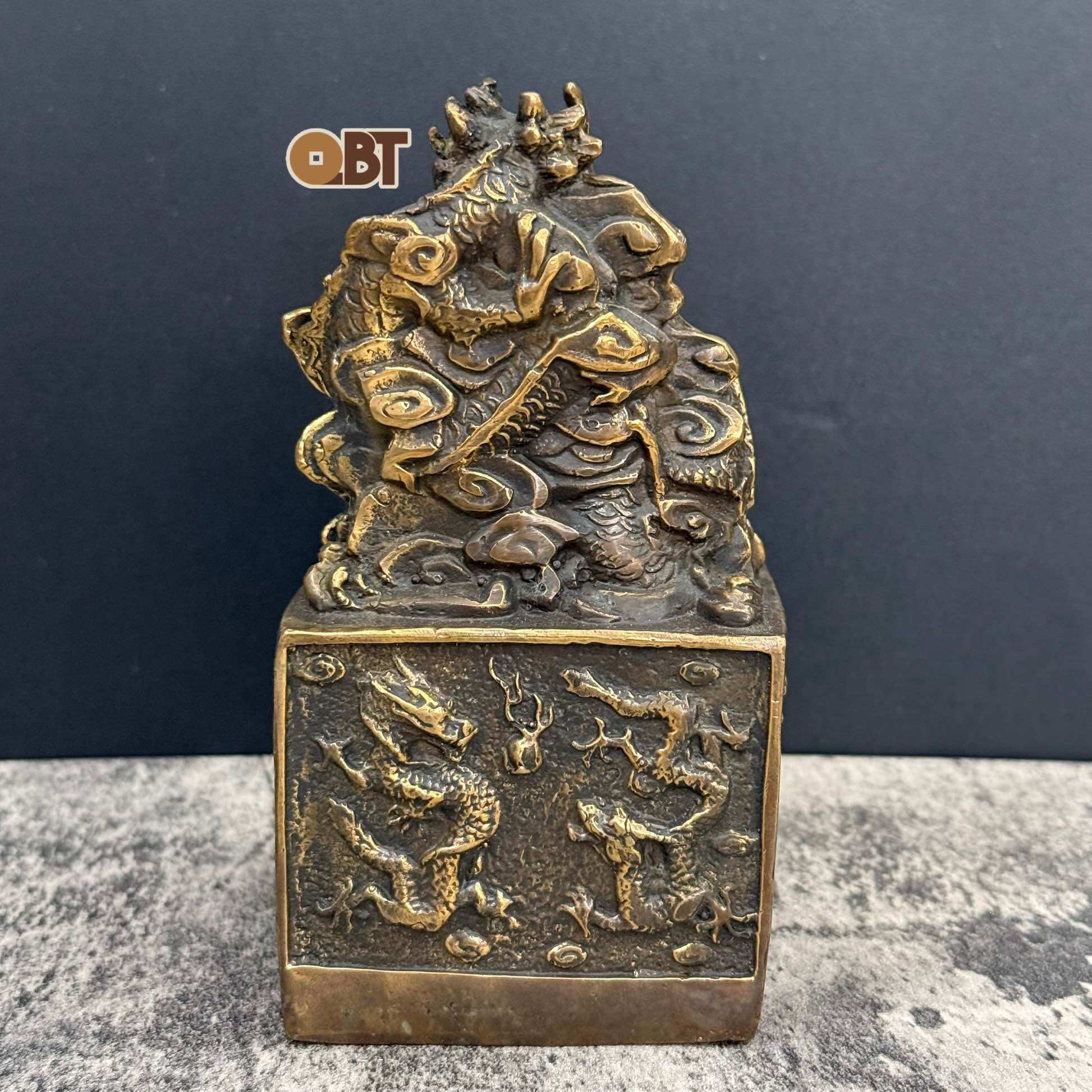 Cửu long kim ấn trung bằng đồng
