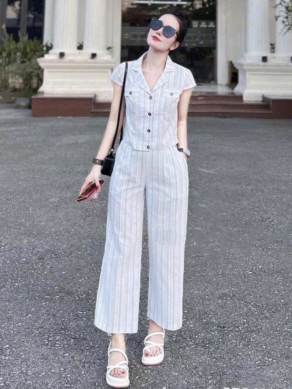 Set áo cổ yếm đính hoa chân váy đuôi cá