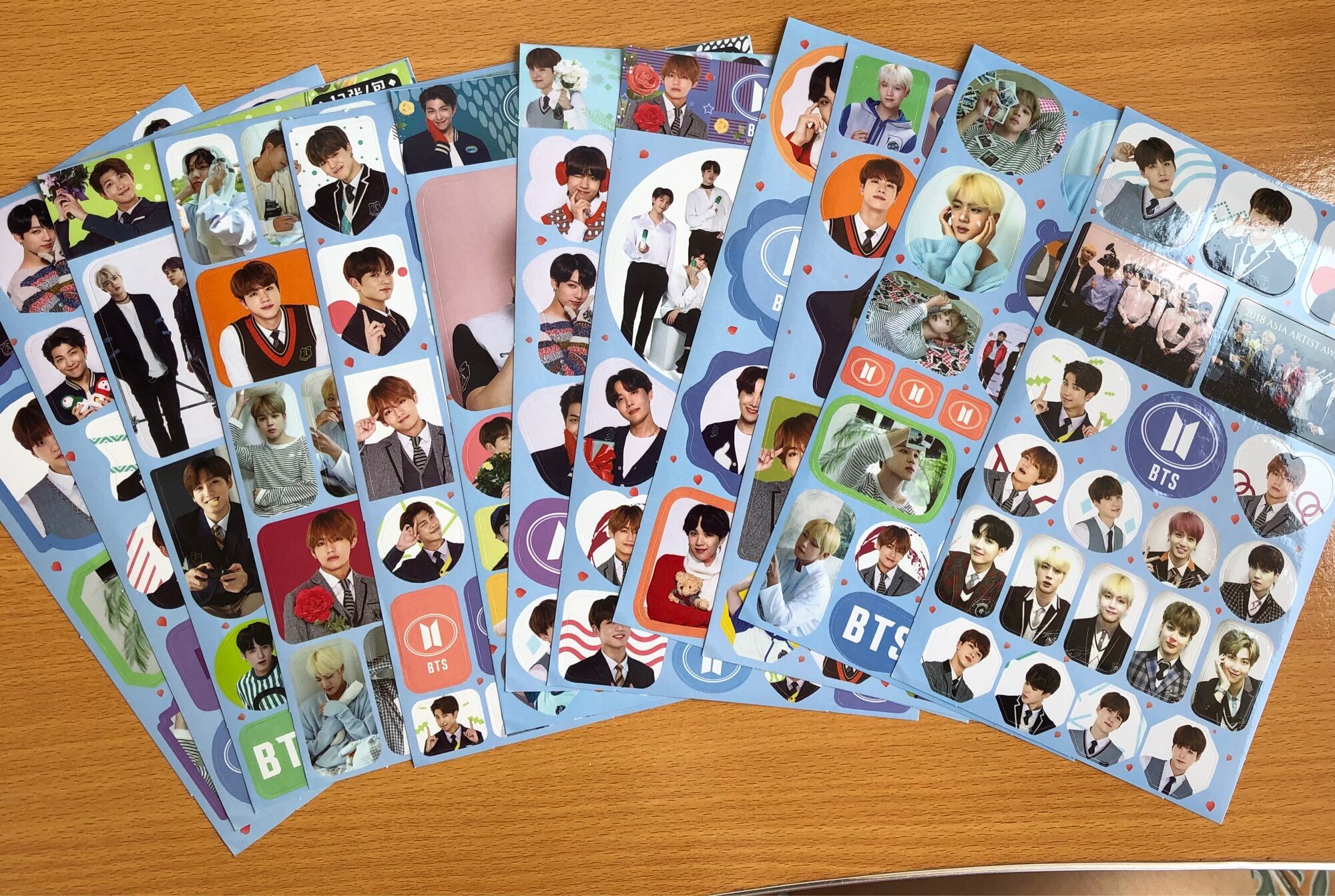 Hình dán BTS set 12 tấm