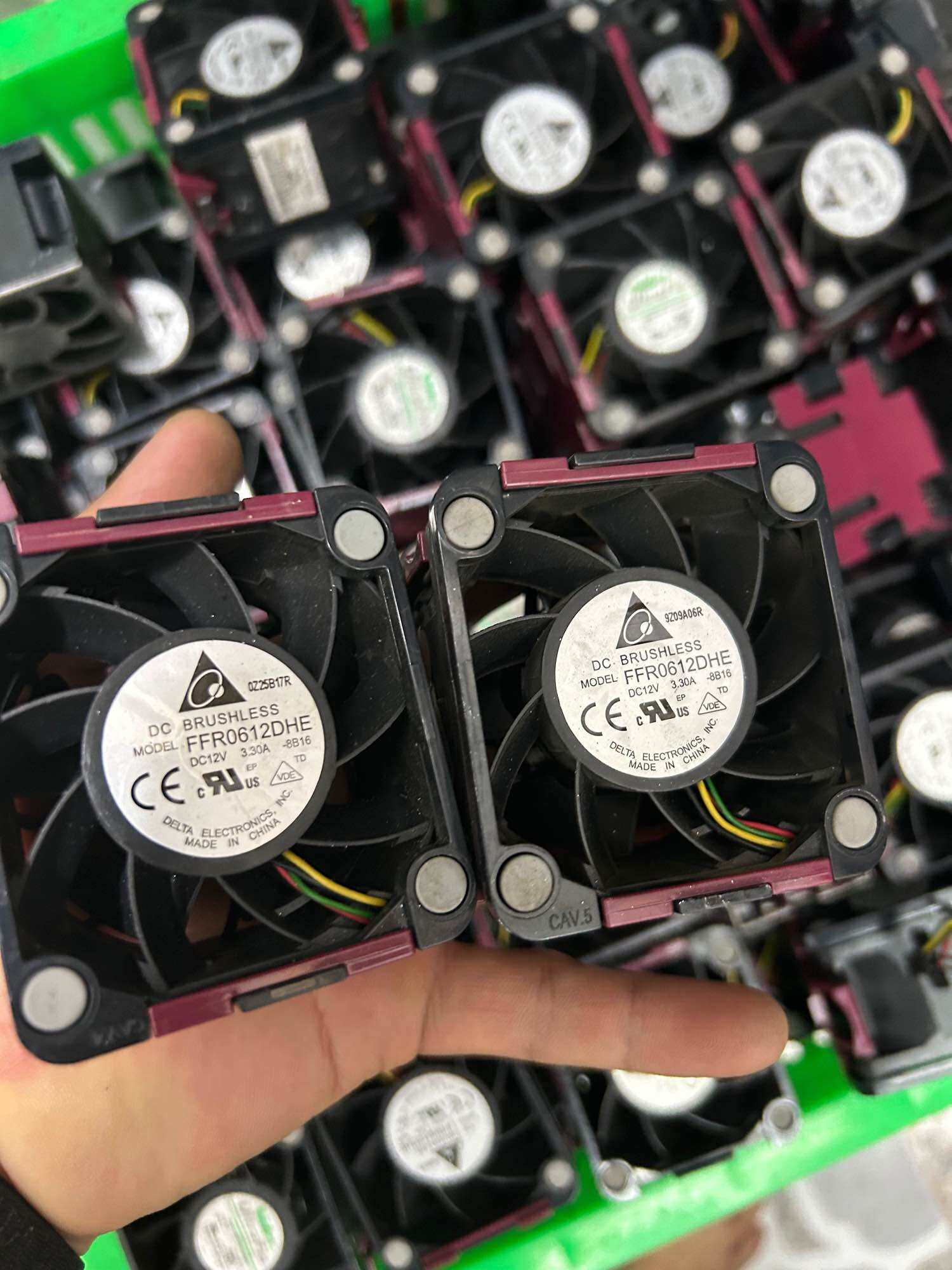 Quạt máy chủ HP Delta 12v 3.3A vuông 6cm siêu tốc