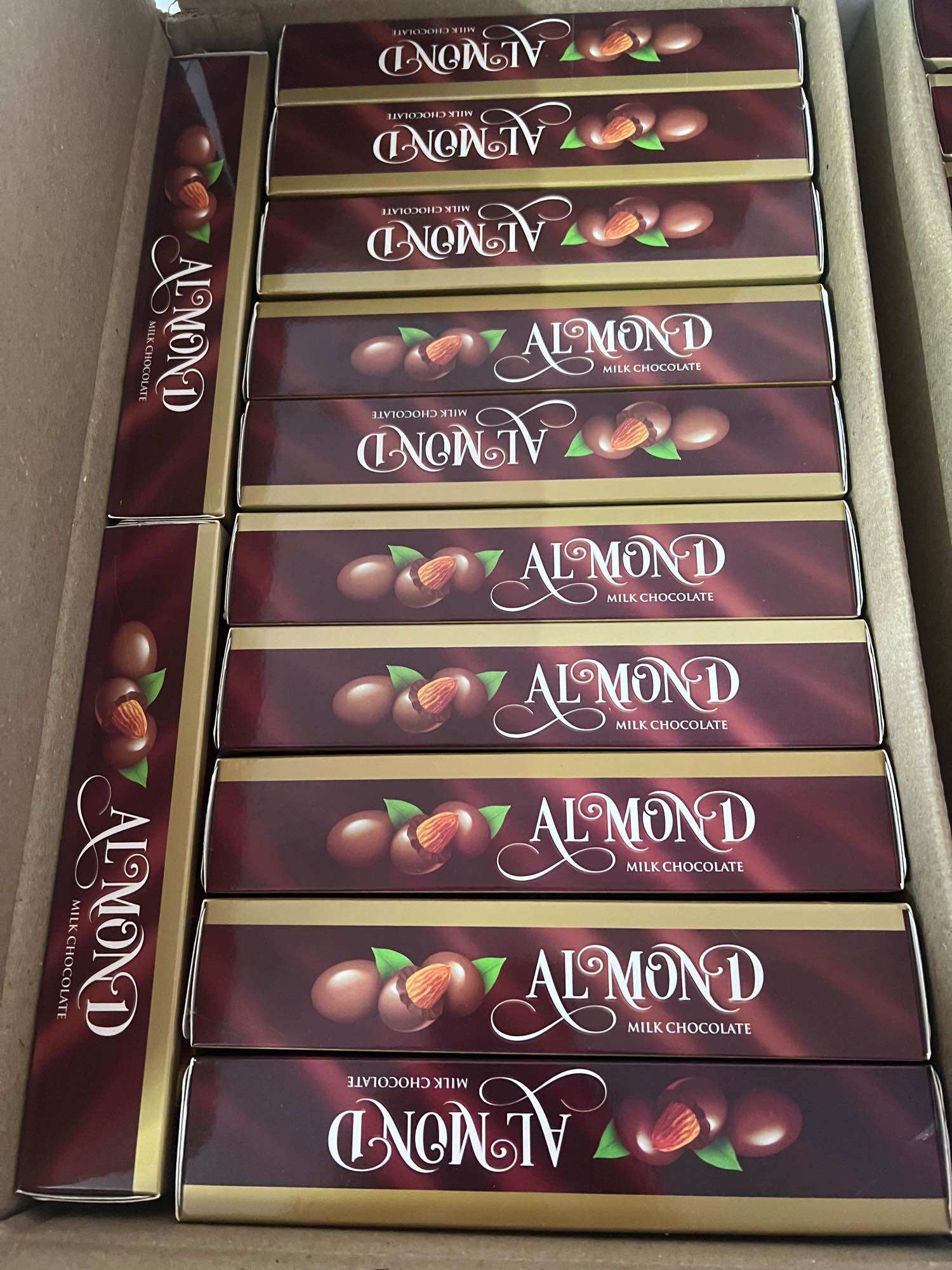 Kẹo Sô Cô La Al Mond Luxury Gold Nhân Hạnh Nhân Hộp 200G