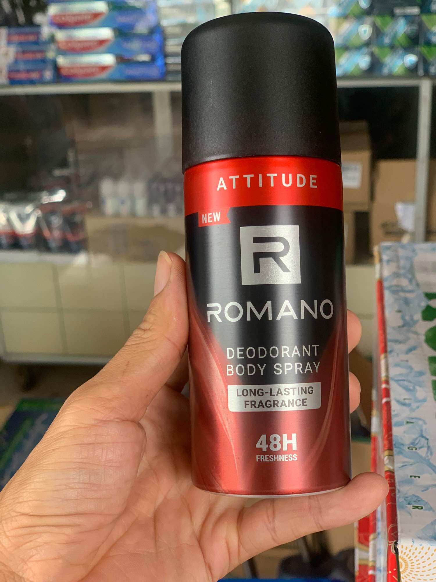Xịt ngăn mùi toàn thân Romano 150ml