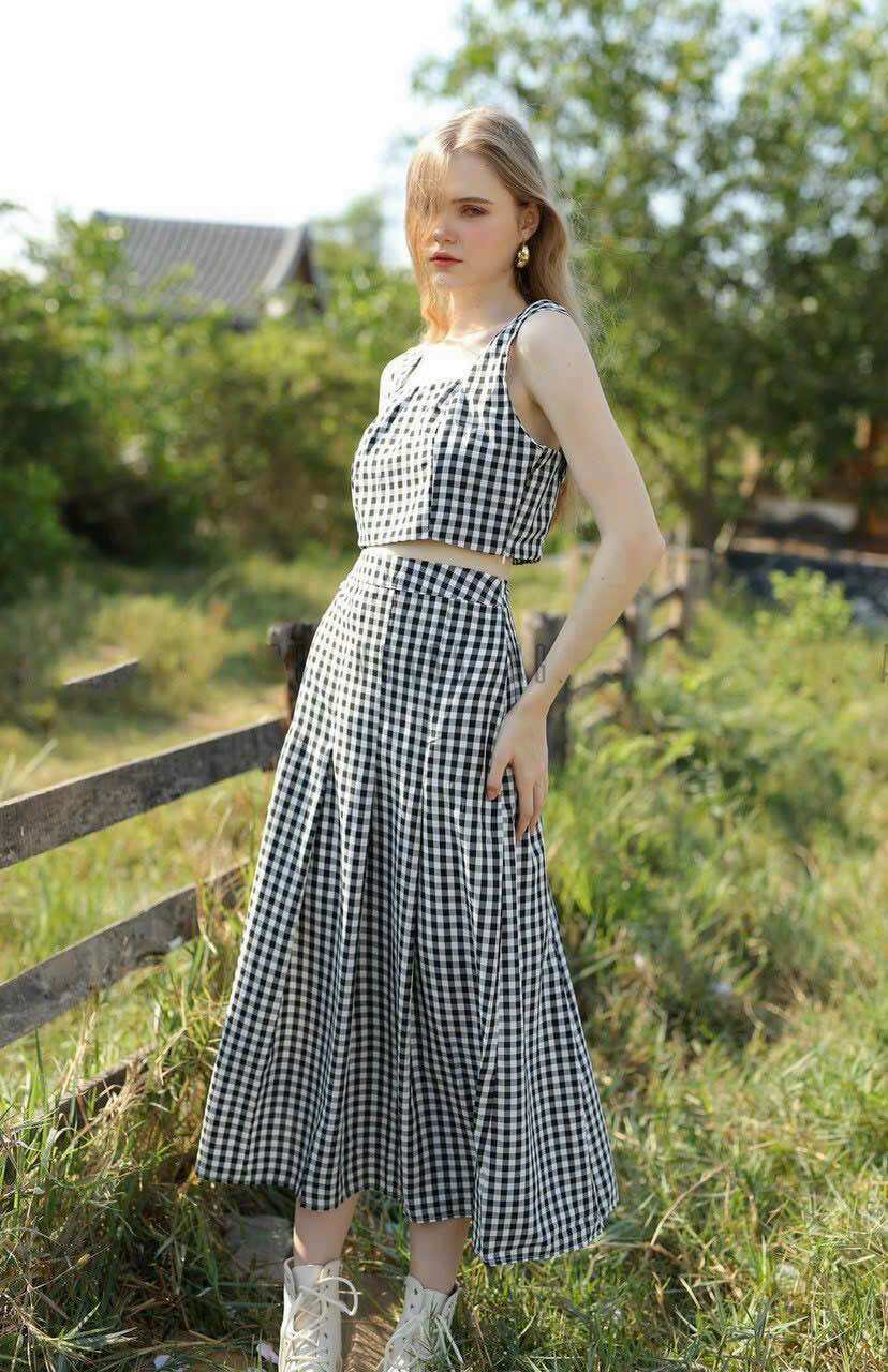 [HCM]SET ÁO CROPTOP CARO CHÂN VÁY XOÈ