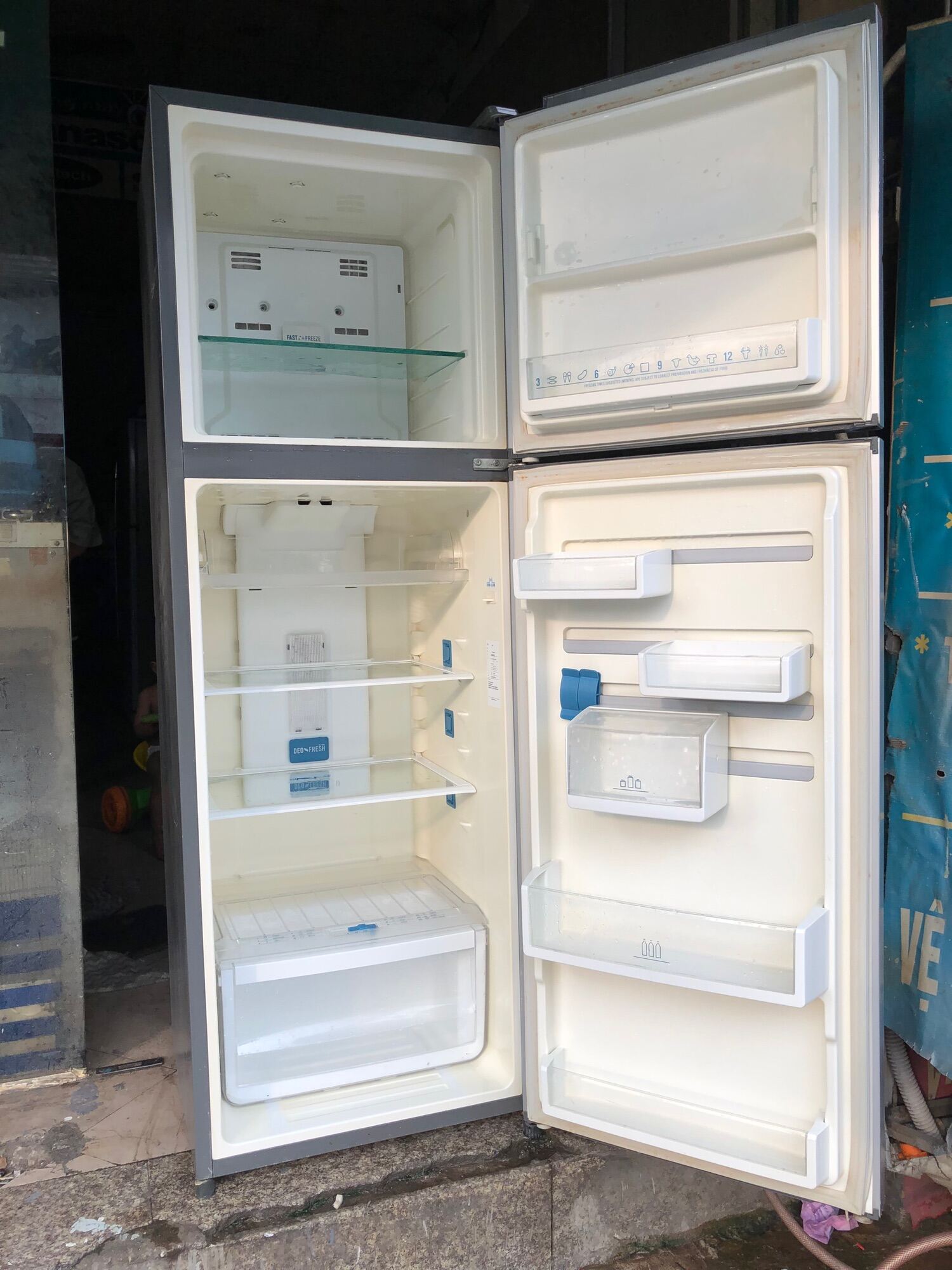 Tủ lạnh Electrolux 255 lít