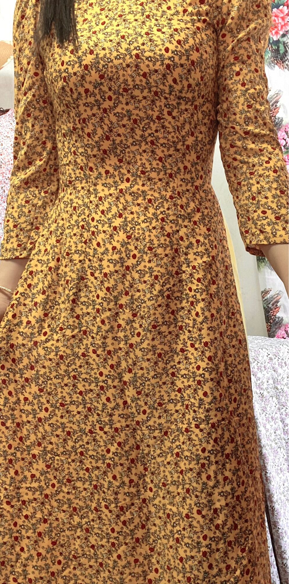 Áo dài hoa nhí vàng vải lụa mango đủ side s,m,l,xl( không kèm quần)