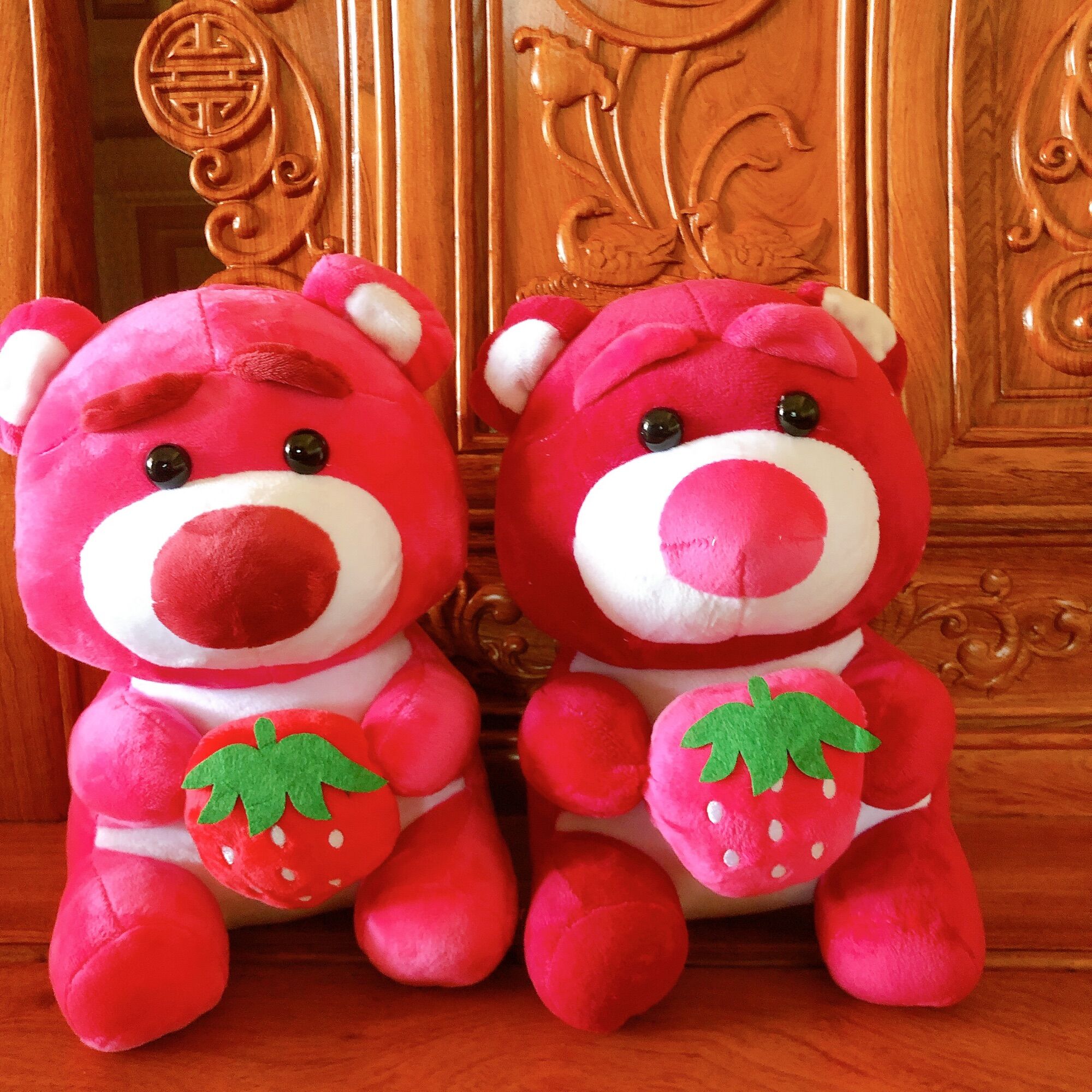 Gấu bông gấu dâu ngồi 28cm đáng yêu