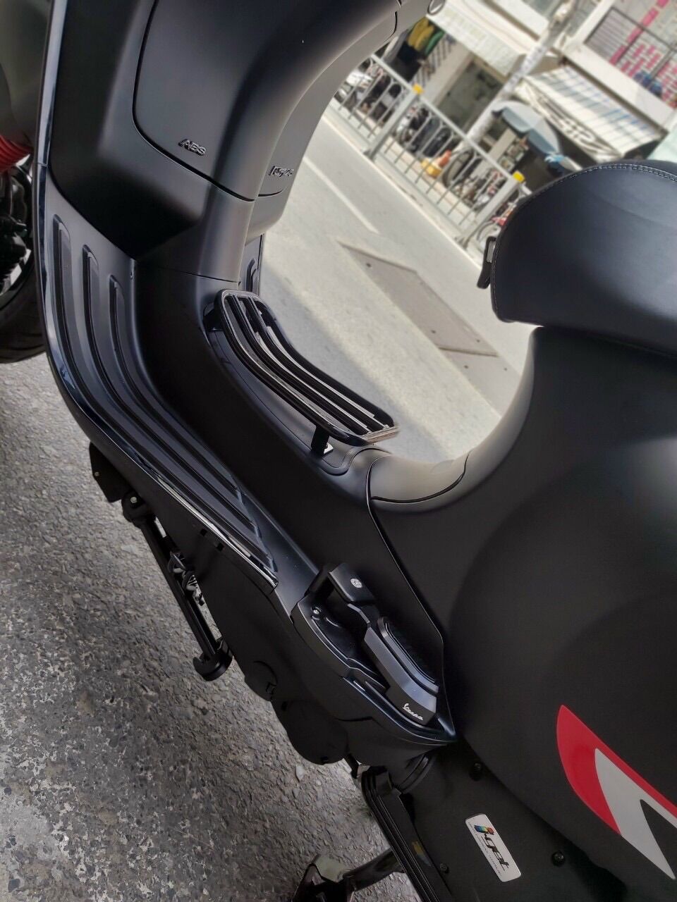 Baga sàn Vespa