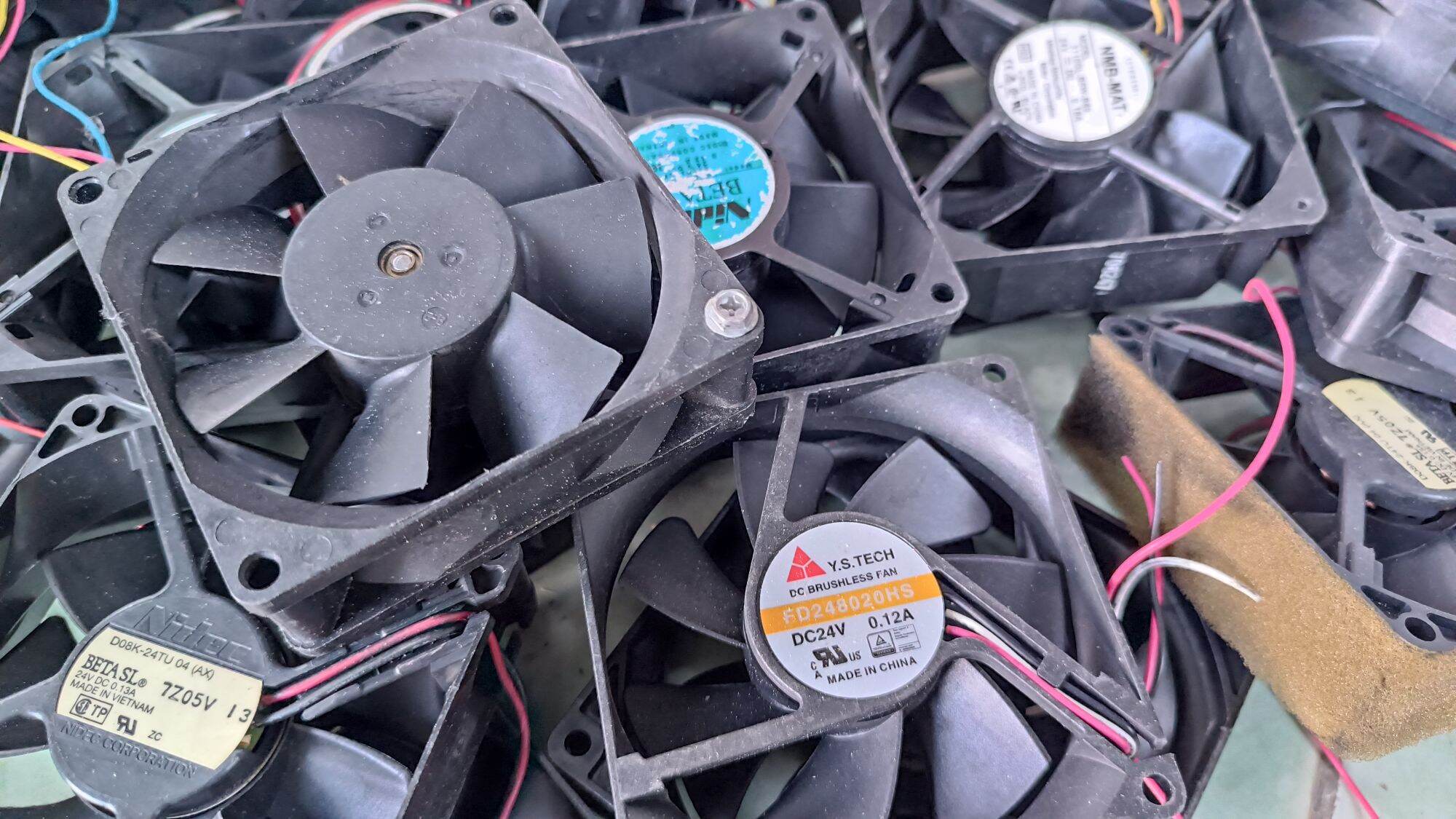 Quạt gió vuông 8cm 24v tháo máy