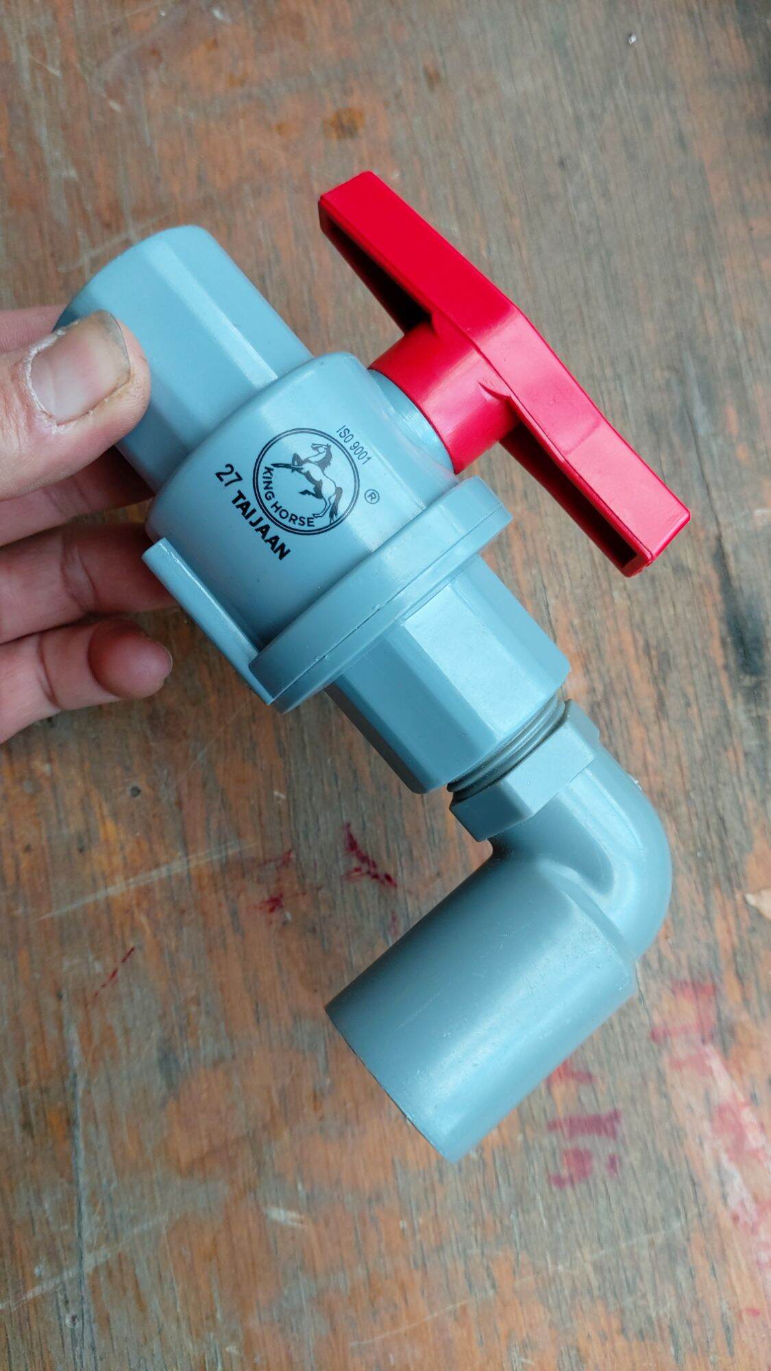 Bộ gồm 6 van khóa nước pvc ren trong phi 27