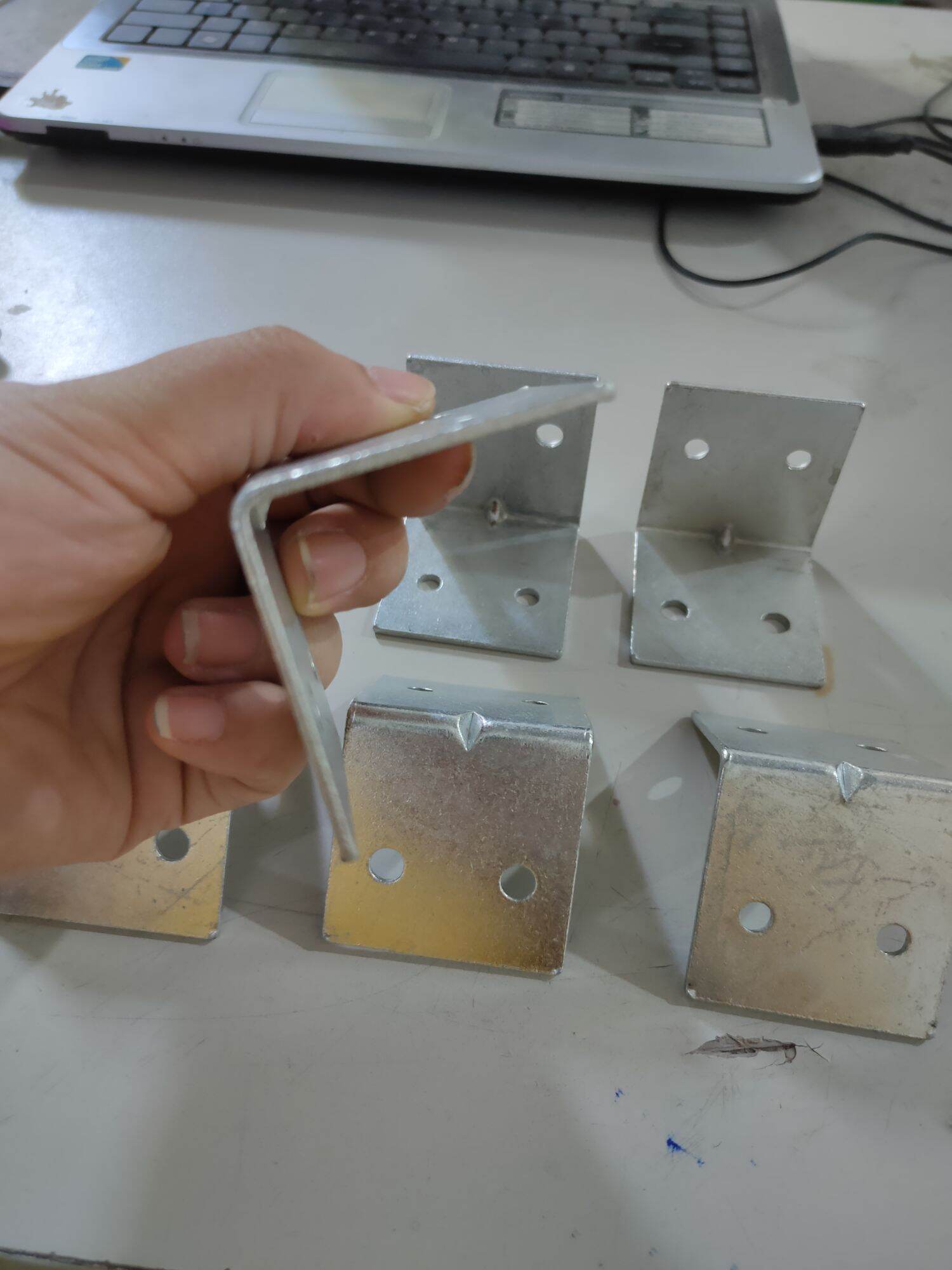 Ke góc vuông bản rộng 5cm ( giá cho 1 cái)
