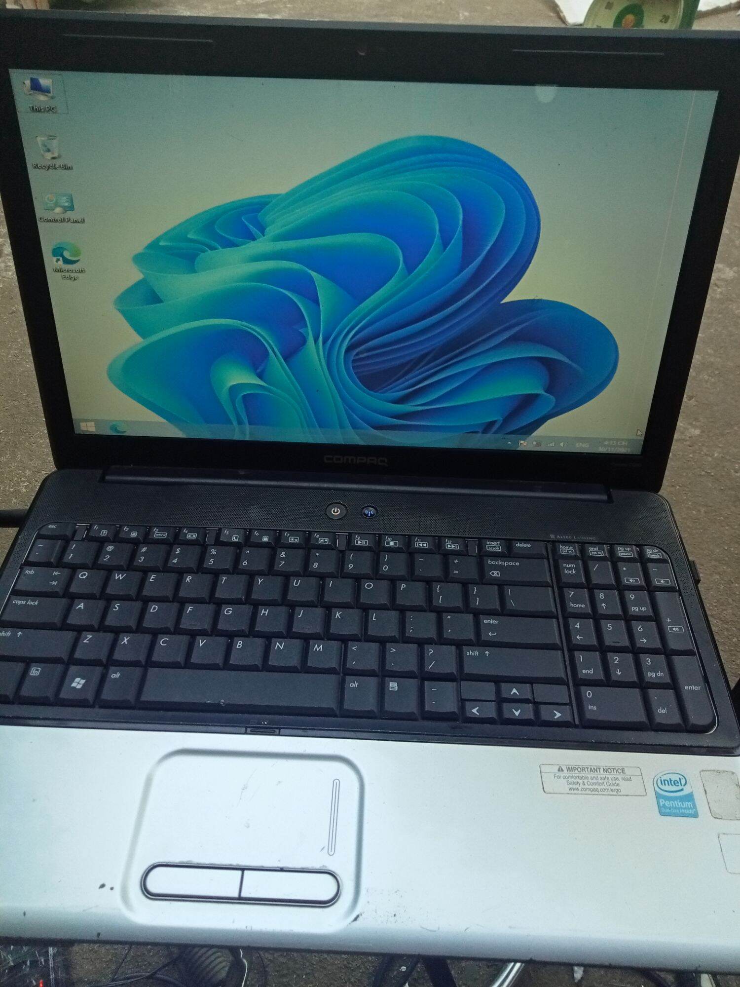 Laptop giá rẻ. laptop sinh viên. laptop hp compaq cq60