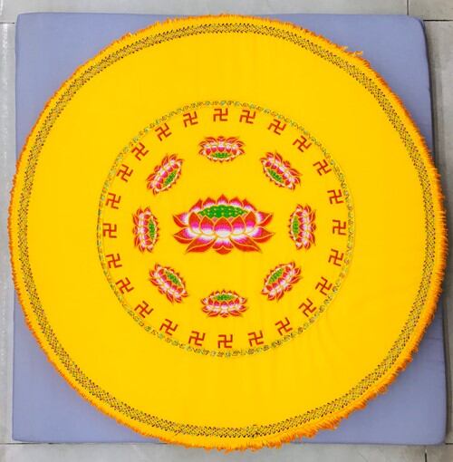 Tọạ cụ ngồi thiền hình tròn có thêu sen