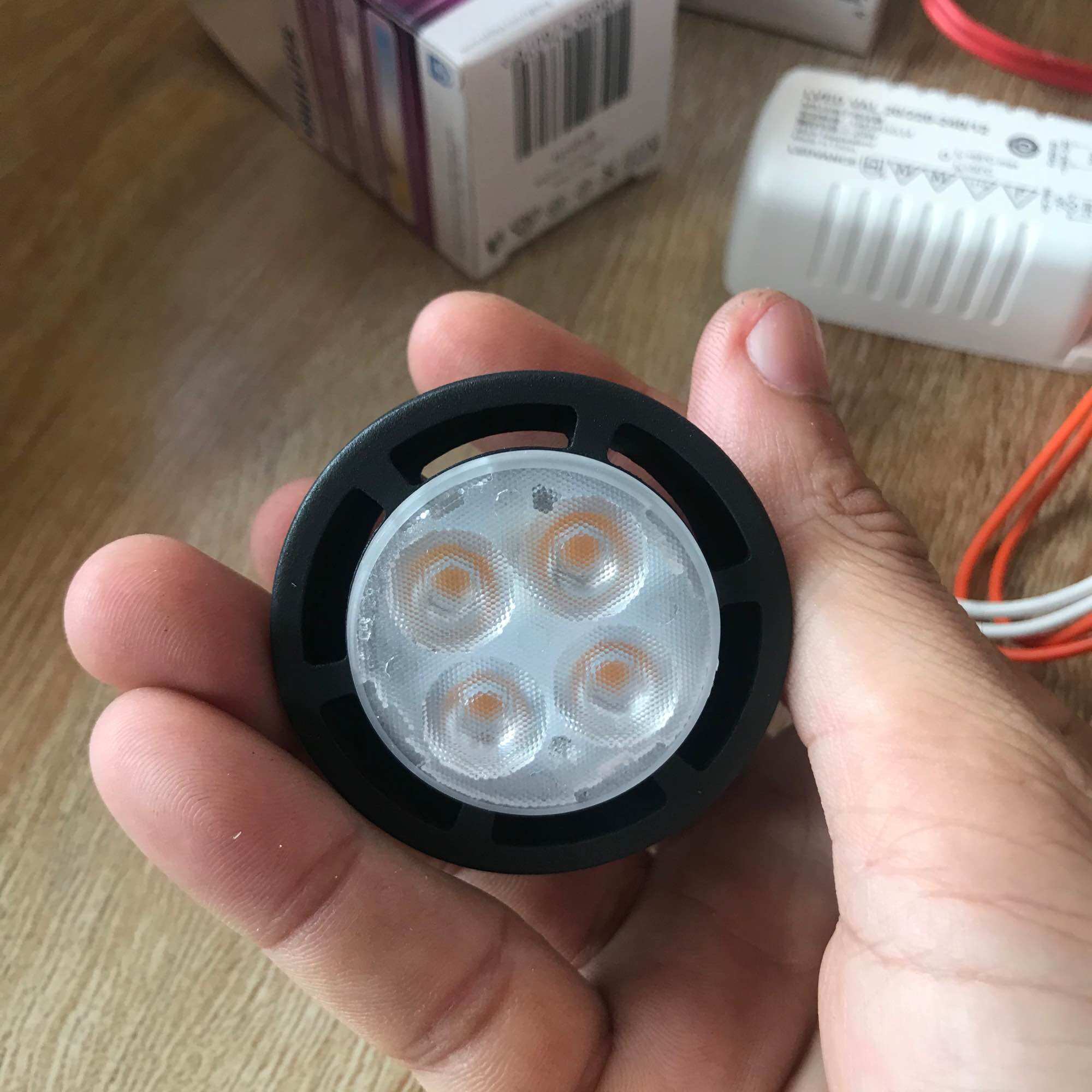Bóng chén Master Led đui Mr16 công suất 5.5w [Philips chính hãng]