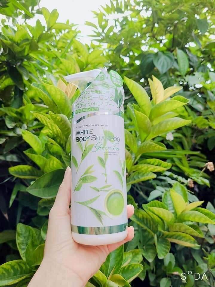 Sữa tắm trắng Manis White Body Shampoo Nhật Bản