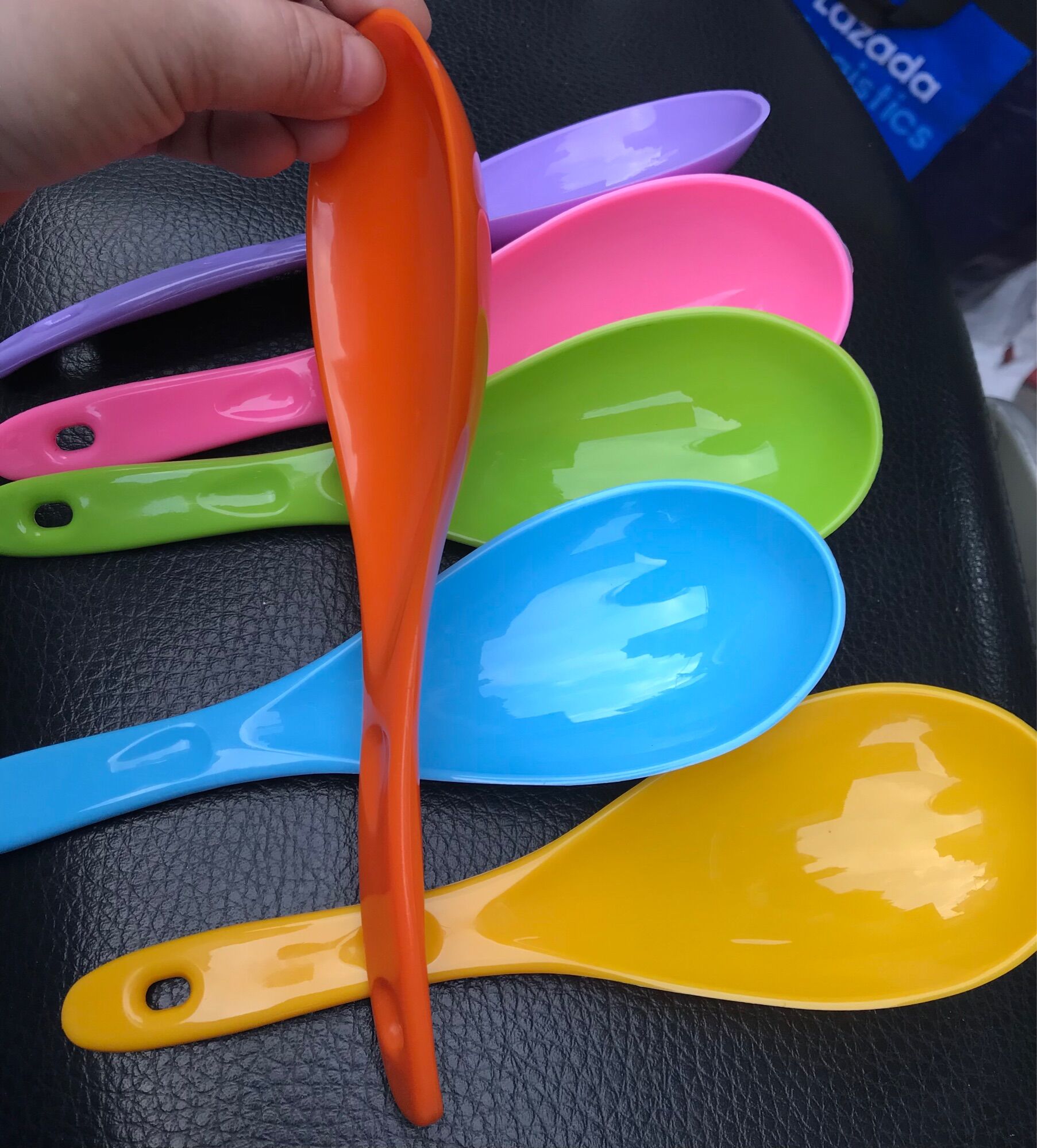 🍱 Lố 12 Cái Vá Cơm Nhựa Dẻo NHIỀU MÀU ( Dài 21cm,Hình thật)