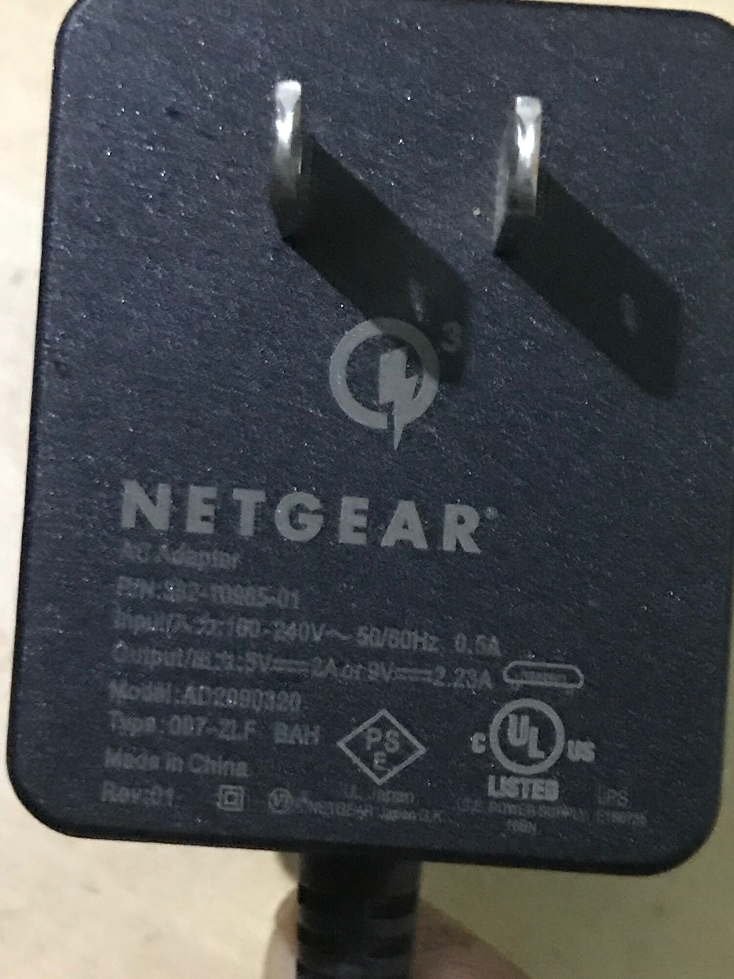 SẠC  NHANH SẠC ĐIỆN THOẠI NETGEAR  5V   2A (1c )