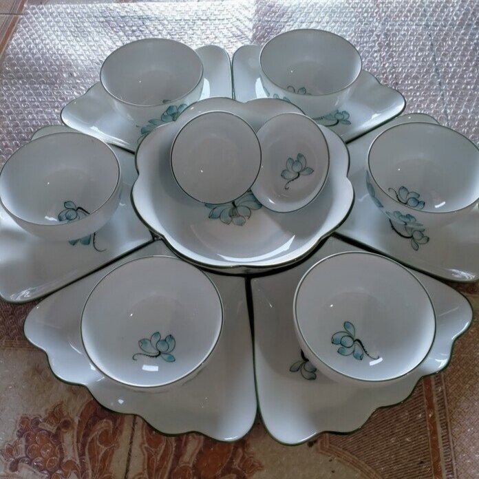 Bộ bát đĩa Hoa mặt trời vẽ sen xanh đường kính 45cm và 55cm.Hàng sứ Bát Tràng.