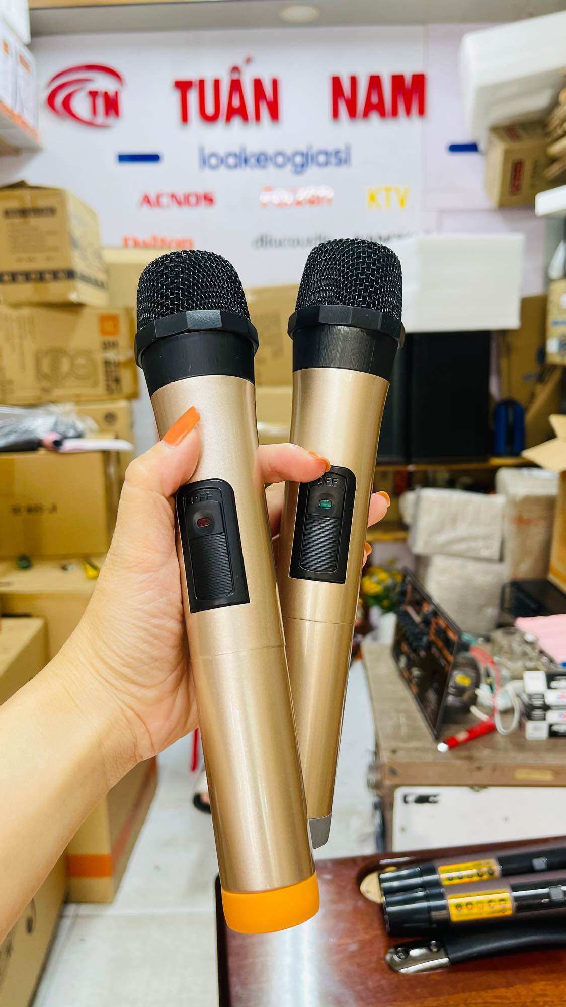 Micro kèm bo thay thế cho loa kéo