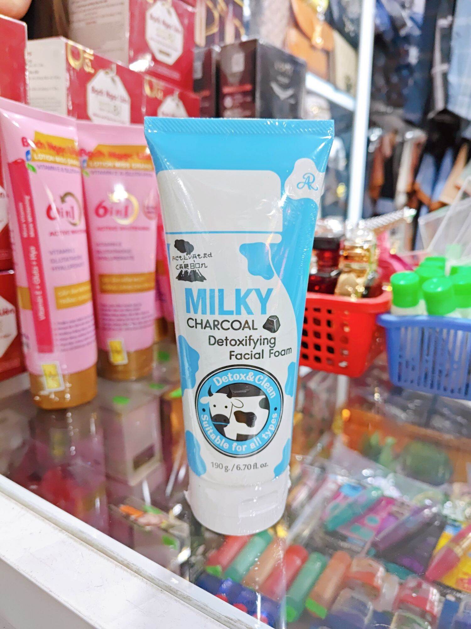 Sữa rửa mặt trắng da mờ thâm aron milky gluta 190g thái lan