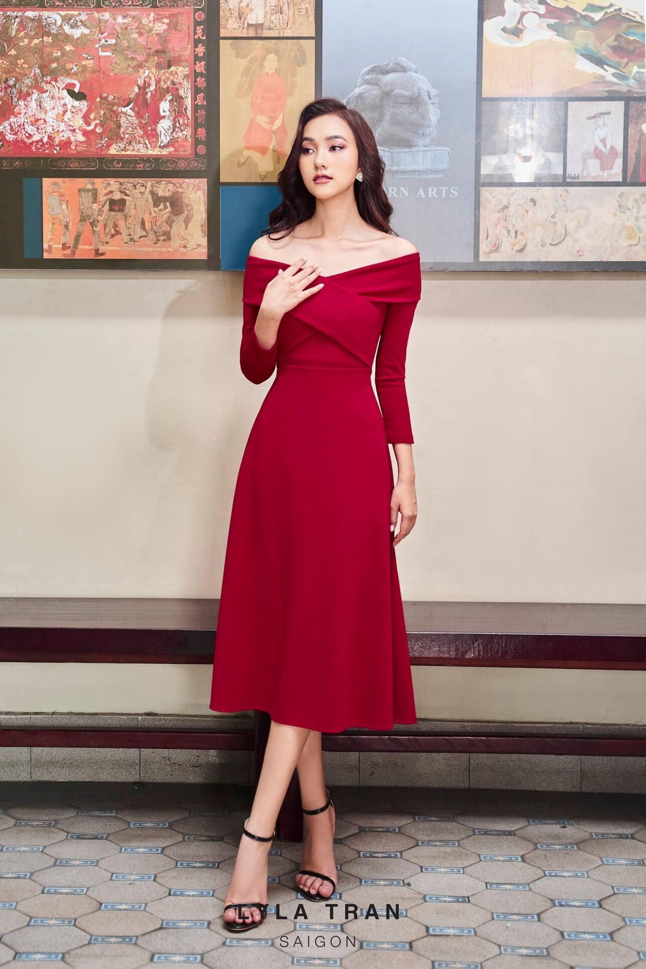 Đầm bẹt vai tay dài phom A đỏ/đen (LYLY)
