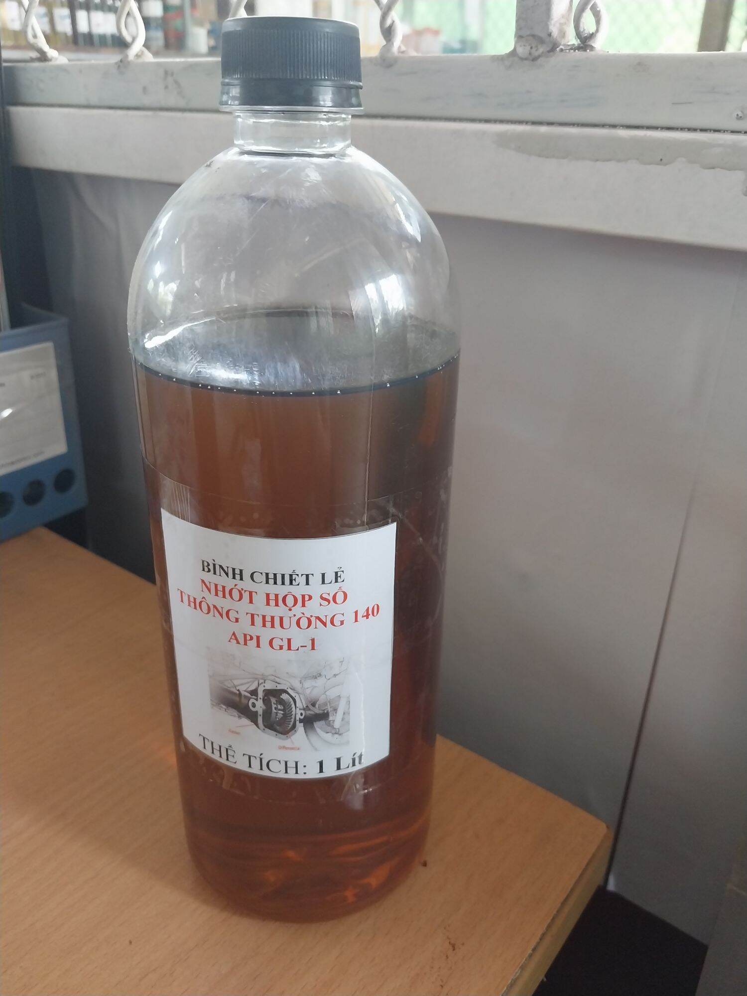 chai chiết lẻ -Dầu Nhớt bánh răng truyền động - nhớt 140 API GL-1 - bình 1 L, thương hiệu nổi tiếng, giá cực sốc, hàng việt nam chất lượng cao