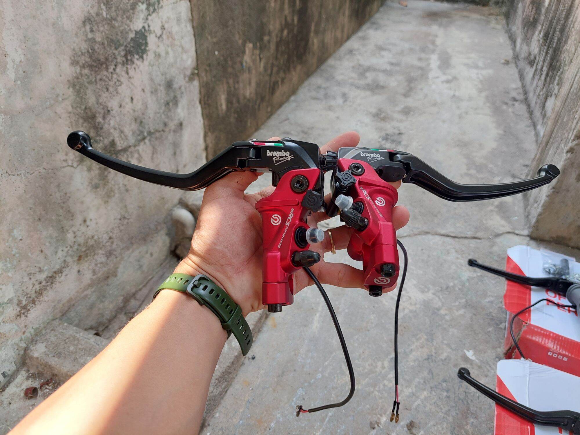 Tay thắng bình dầu rời Brembo (1 cặp)