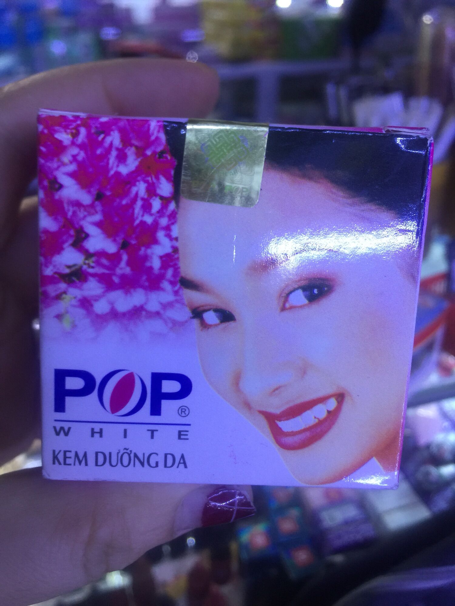 Kem pop dưỡng trắng da
