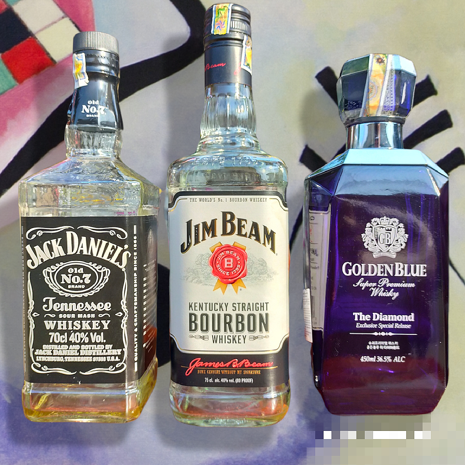 Combo 3 Vỏ Chai Thủy Tinh Đựng Ruợu Ngoại Mới Tinh Trưng Bày Nhà Cửa.Chai Rỗng Không Có Chất Lỏng Bên Trong.