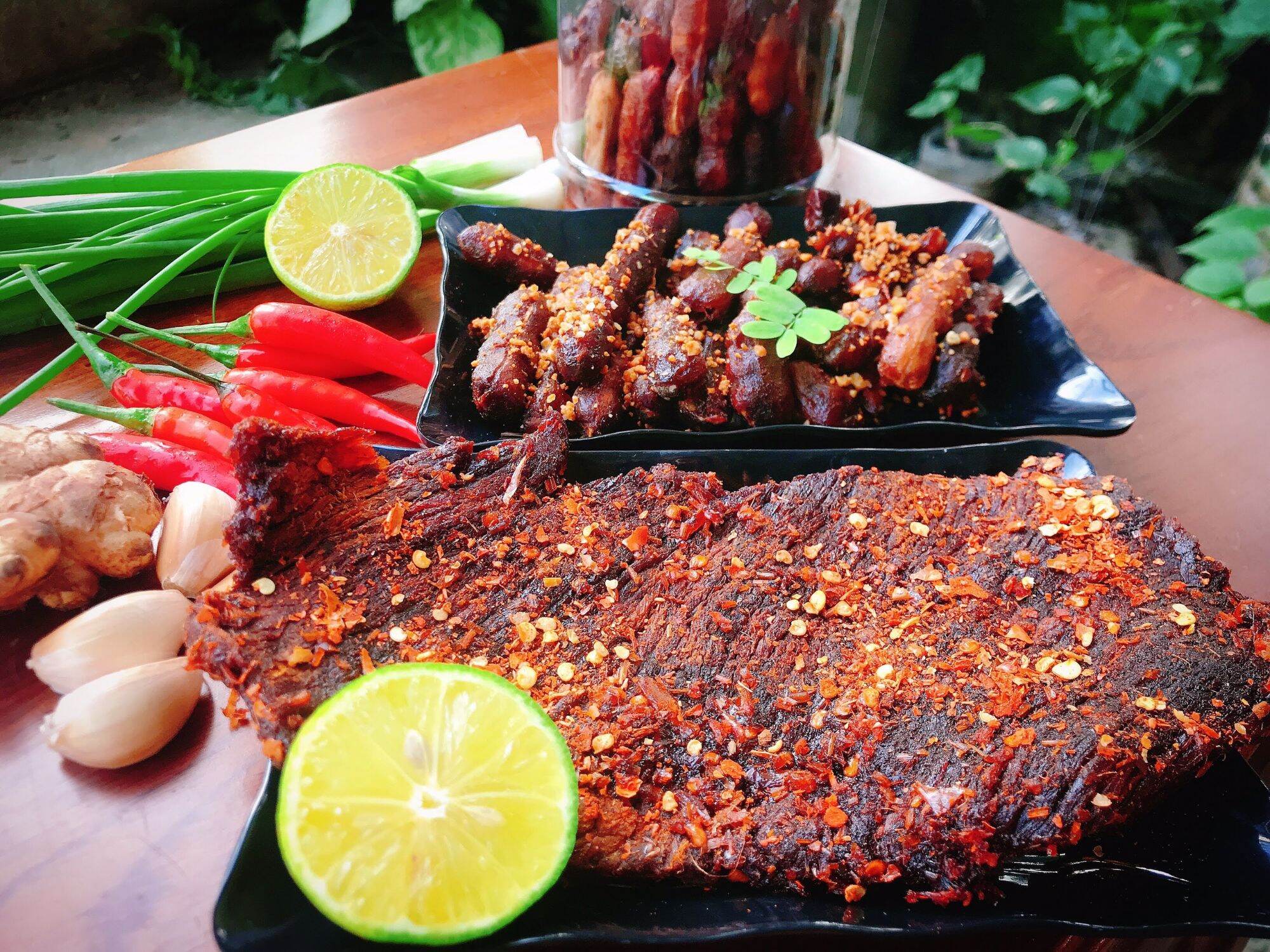 Bò khô nguyên miếng đặc sản huế 200g - khô bò nhà làm hương vị cố đô 200g