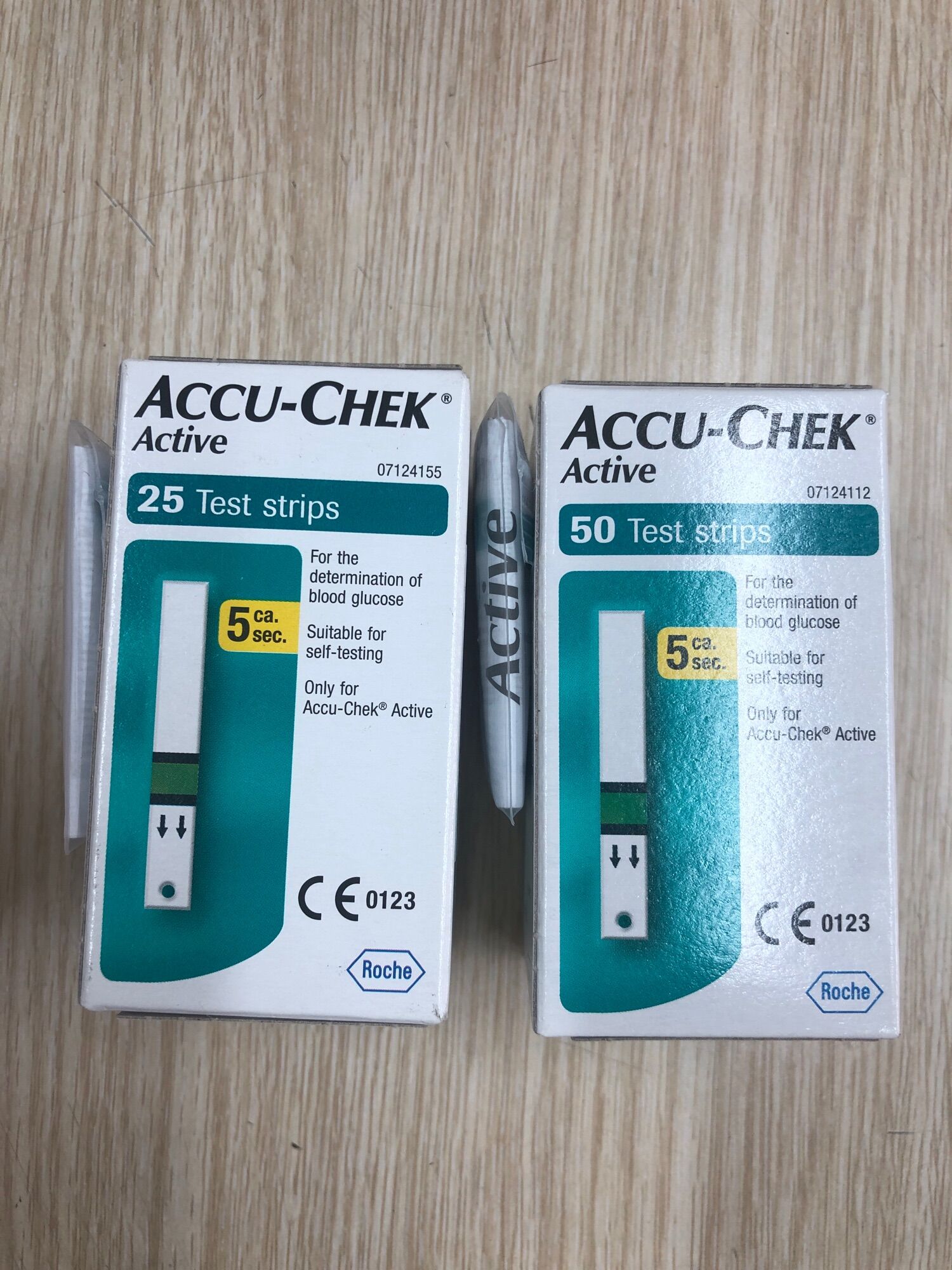 Que thử đường huyết Accu Chek Active 25/50que