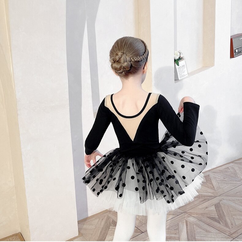 Set đầm váy múa ballet - Mẫu áo đen tay dài, váy chấm bi