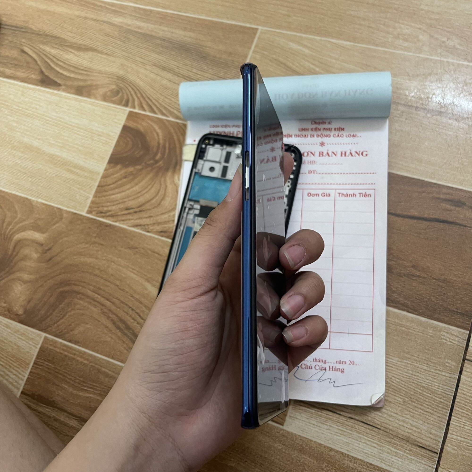 Màn hình vsmart active 3 zin hãng(tặng keo dán)