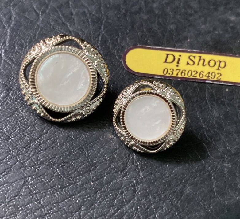 Set 5 NÚT VEST NHỰA 2 size vuông lỗ