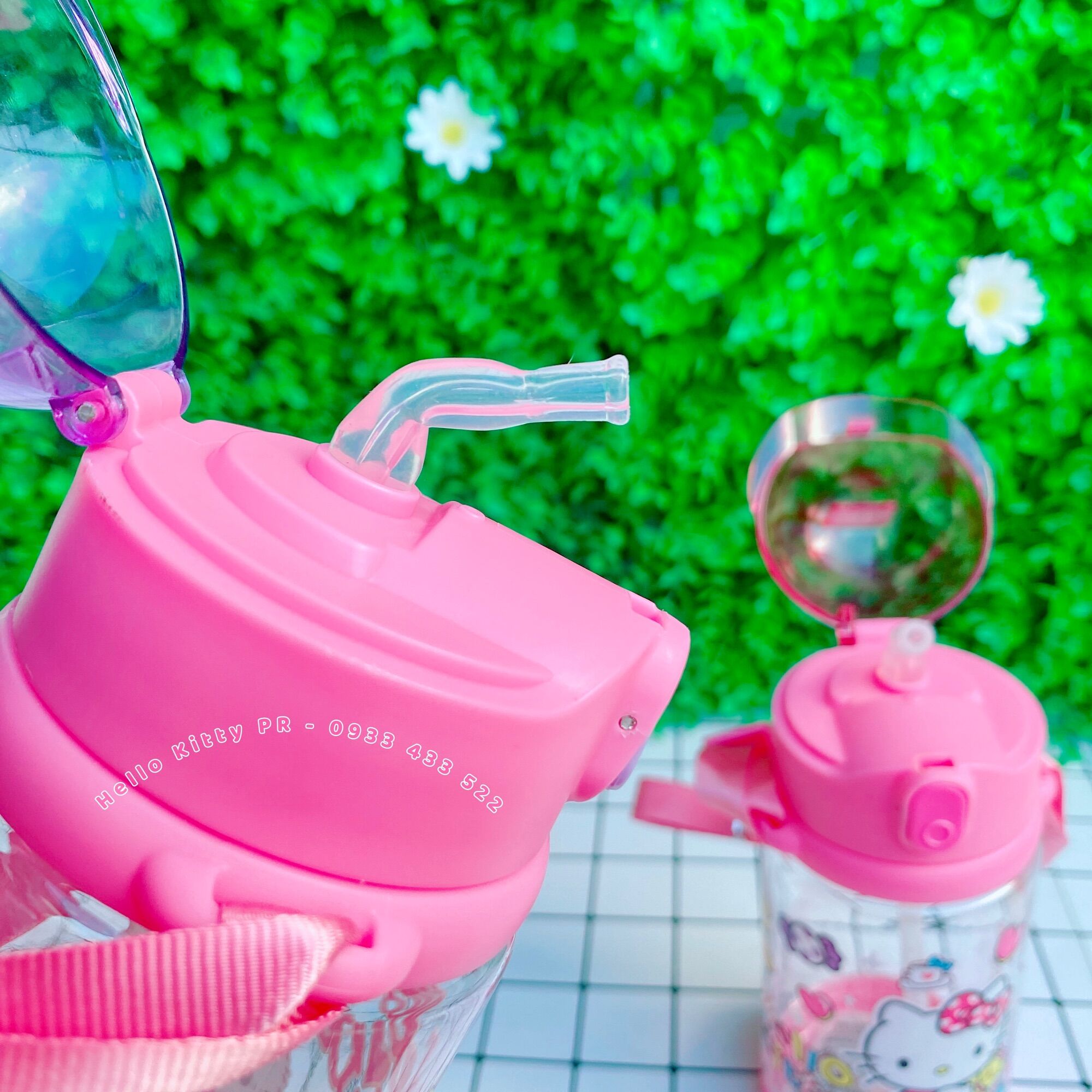 Bình nước dung tích 500ml Hello Kitty có dây đeo