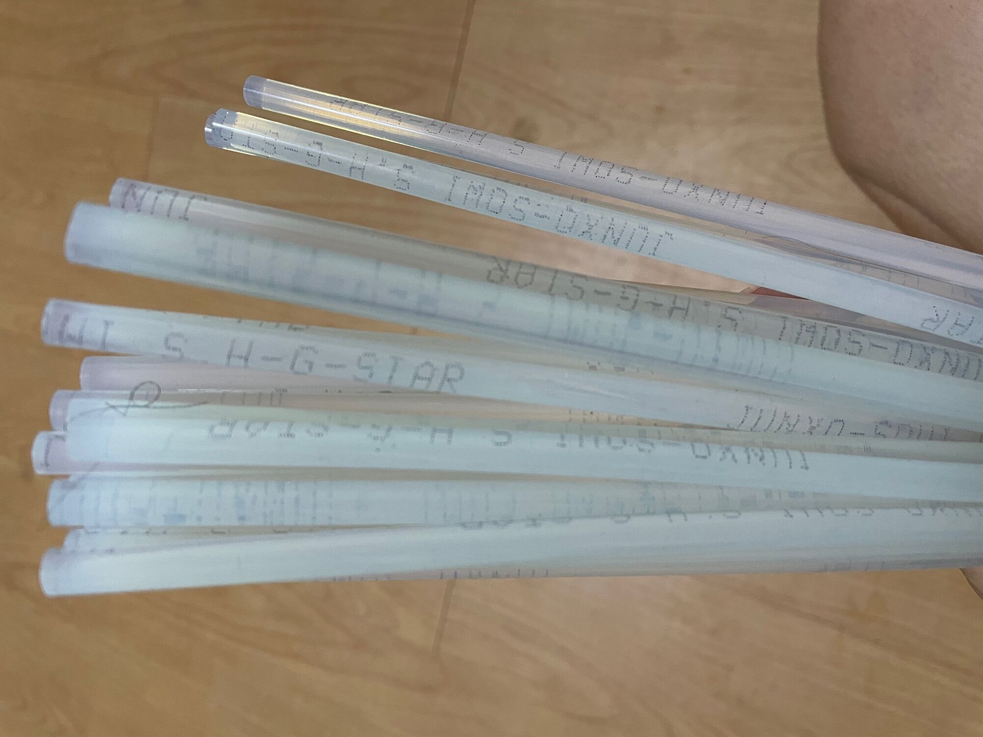10 cây keo nến nhỏ