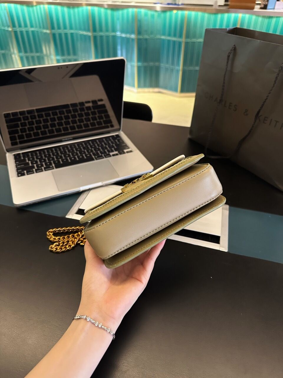 Túi xách Đeo chéo chuẩn Aut
