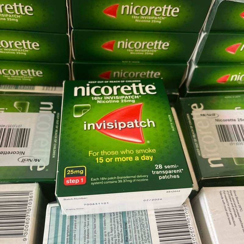 Miếng dán Nicorette Invisipatch 25mg Step 1 - hộp 7 miếng