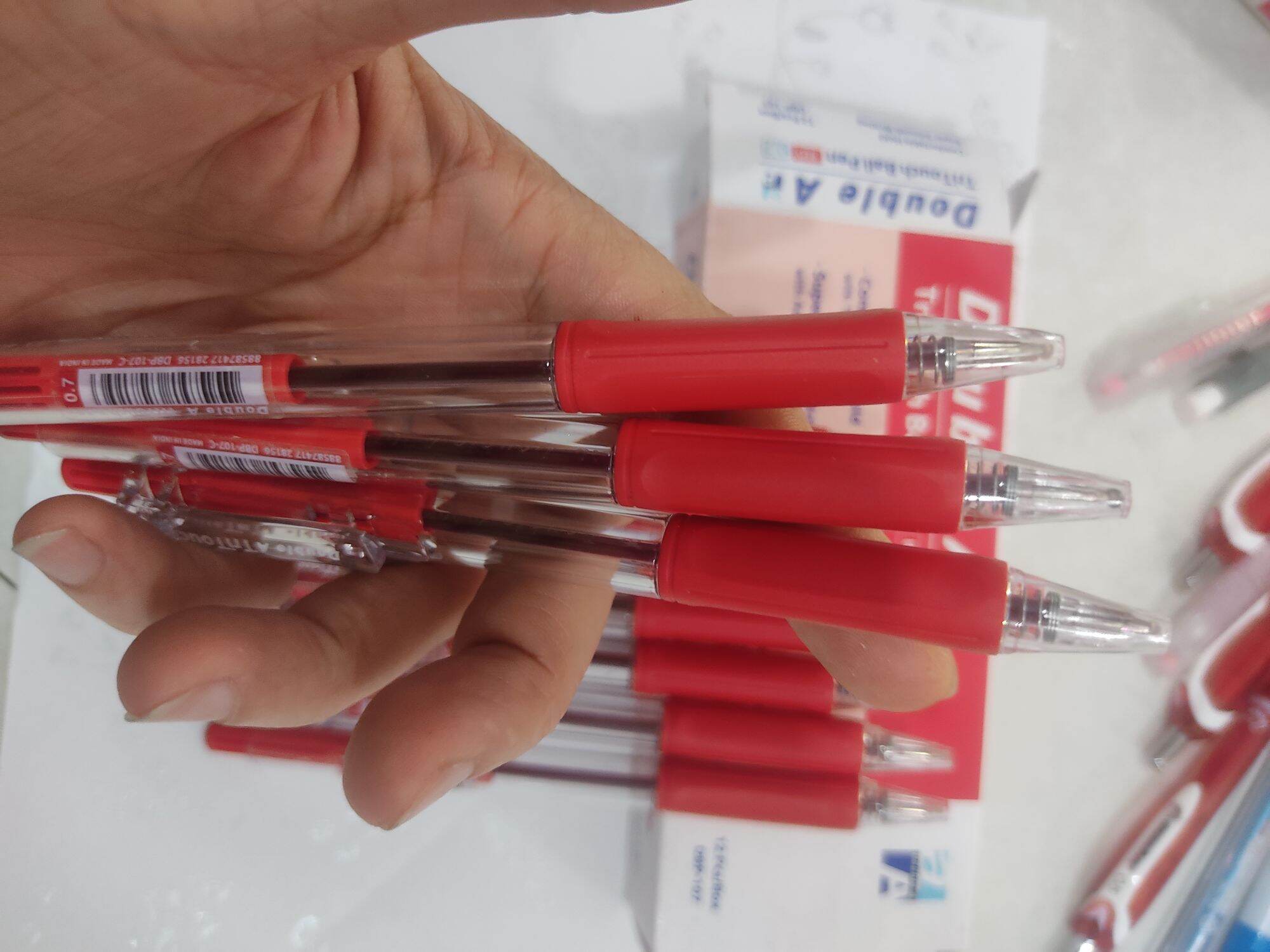 5 cây bút bi đỏ Double A